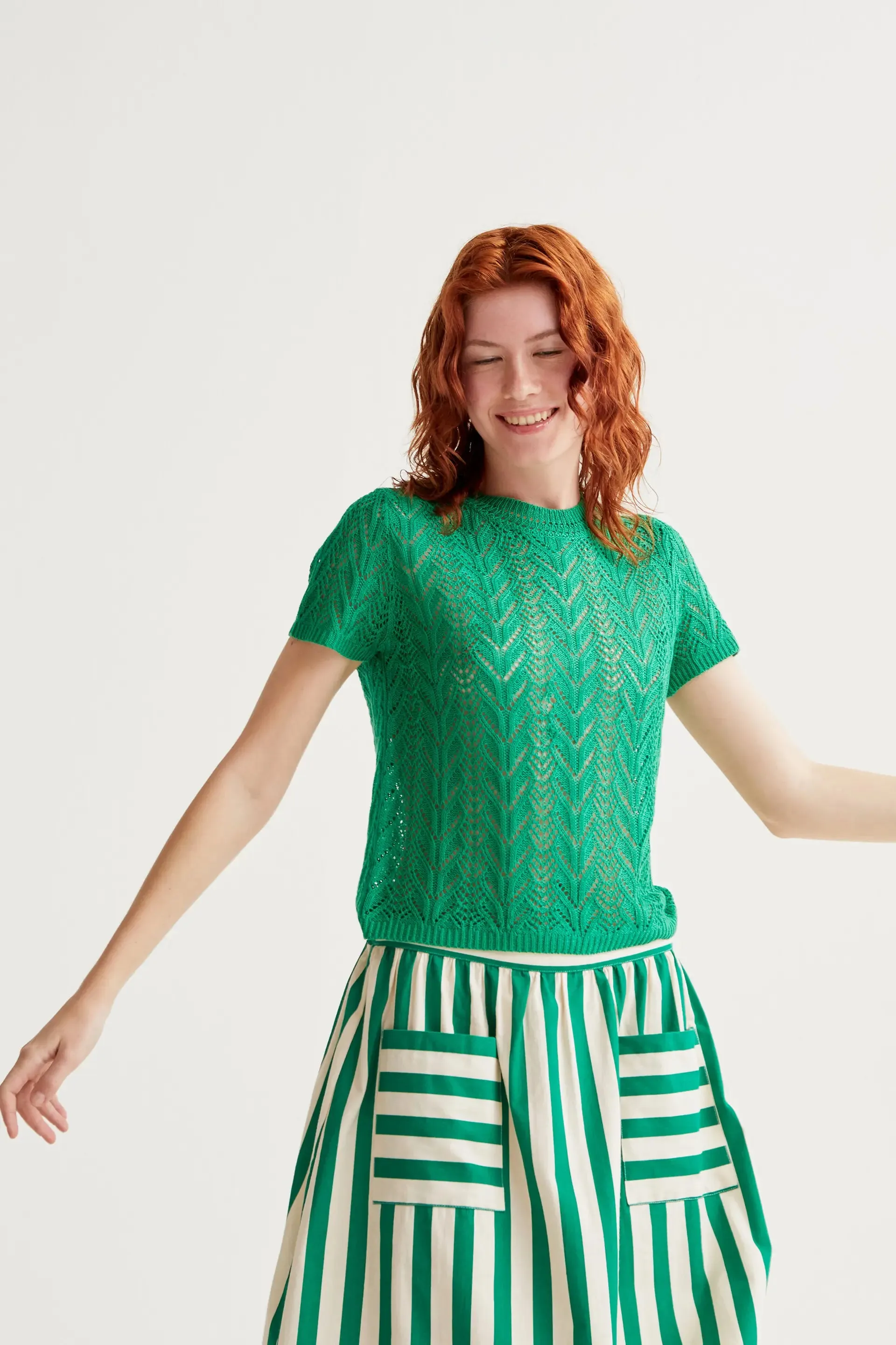 Top bordado calado en forma de flor verde sold by Compania Fantasica product image thumbnail 5