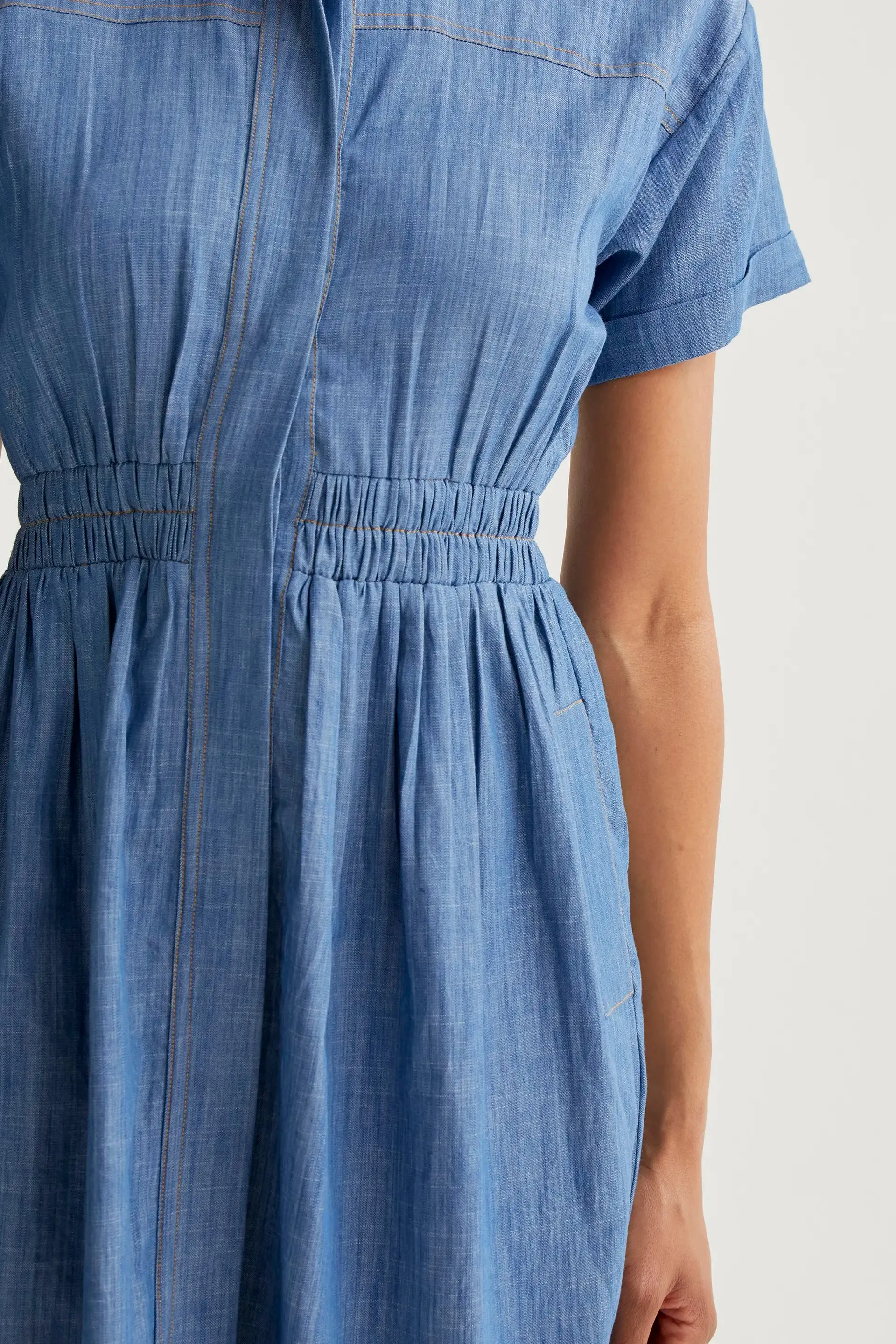 Vestido midi 100% algodón chambray azul claro manga corta sold by Compania Fantasica product image thumbnail 4