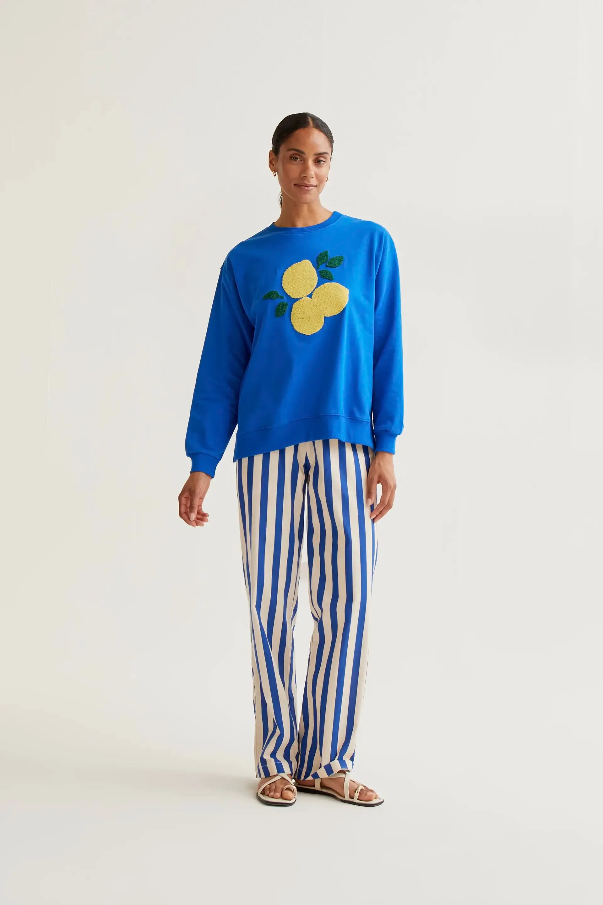 Sudadera con bordado de Limones gigante sold by Compania Fantasica product image thumbnail 5