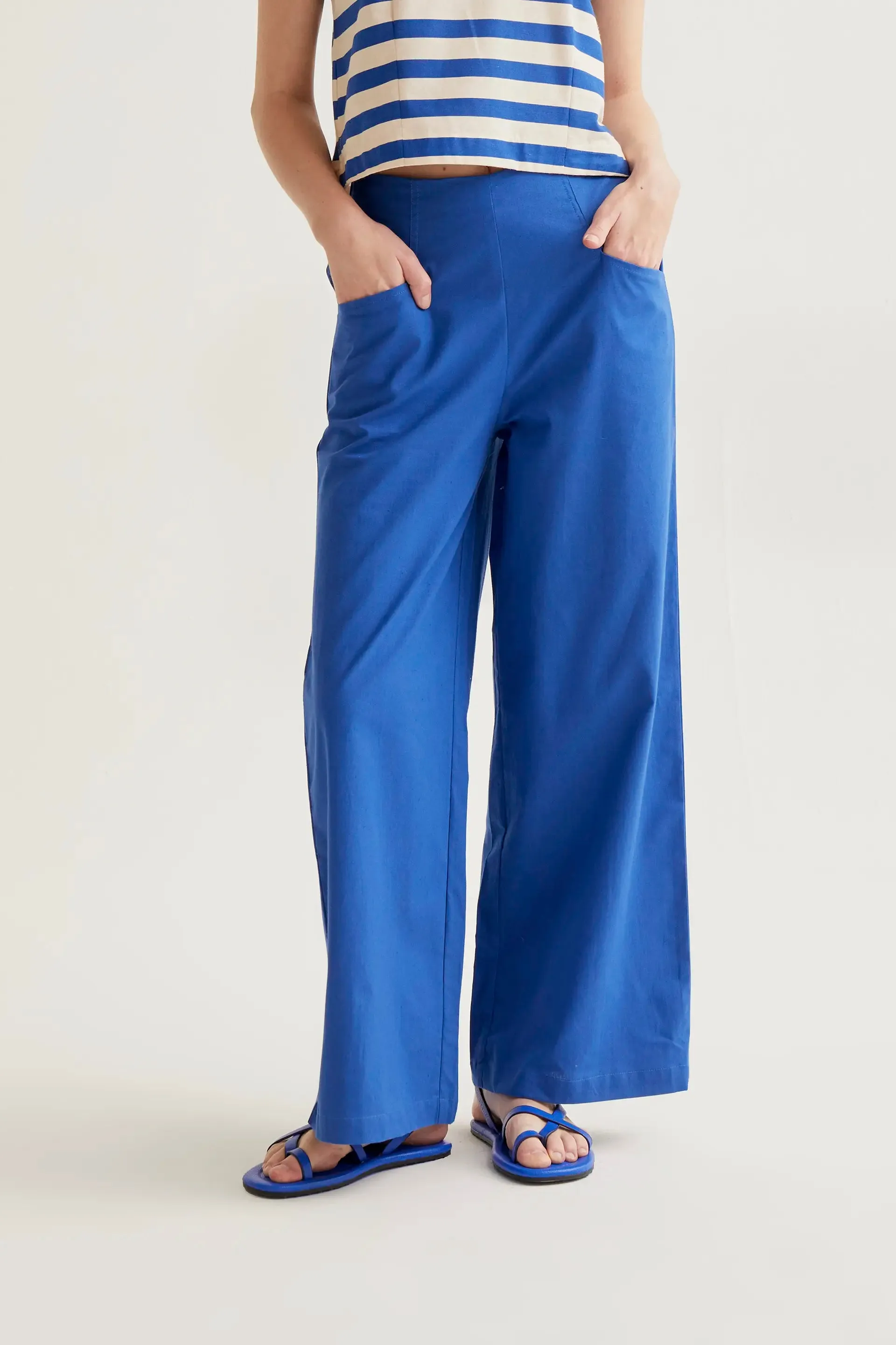 Pantalón 100% algodón azul sold by Compania Fantasica