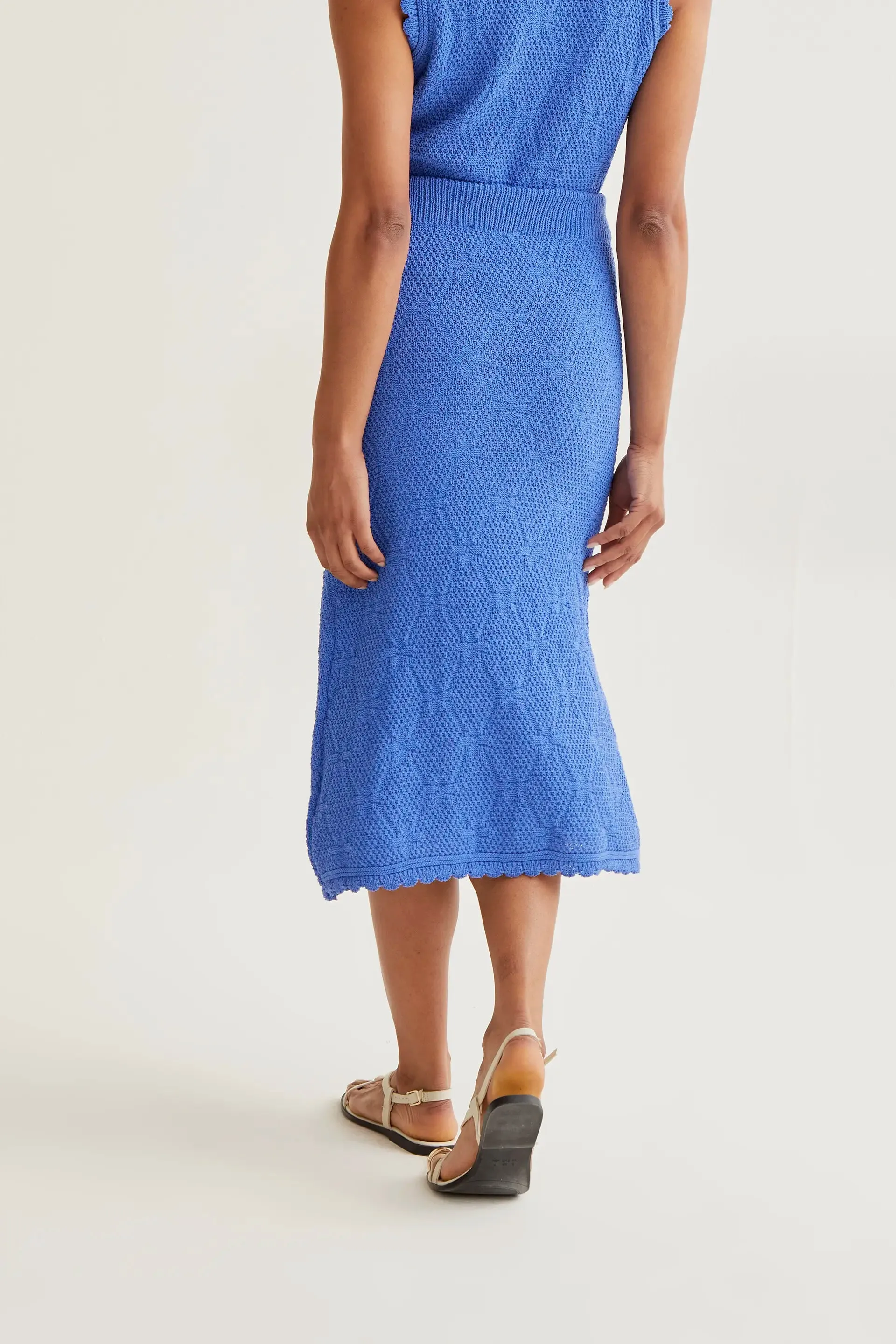 Falda midi con bordado encadenado azul sold by Compania Fantasica product image thumbnail 3