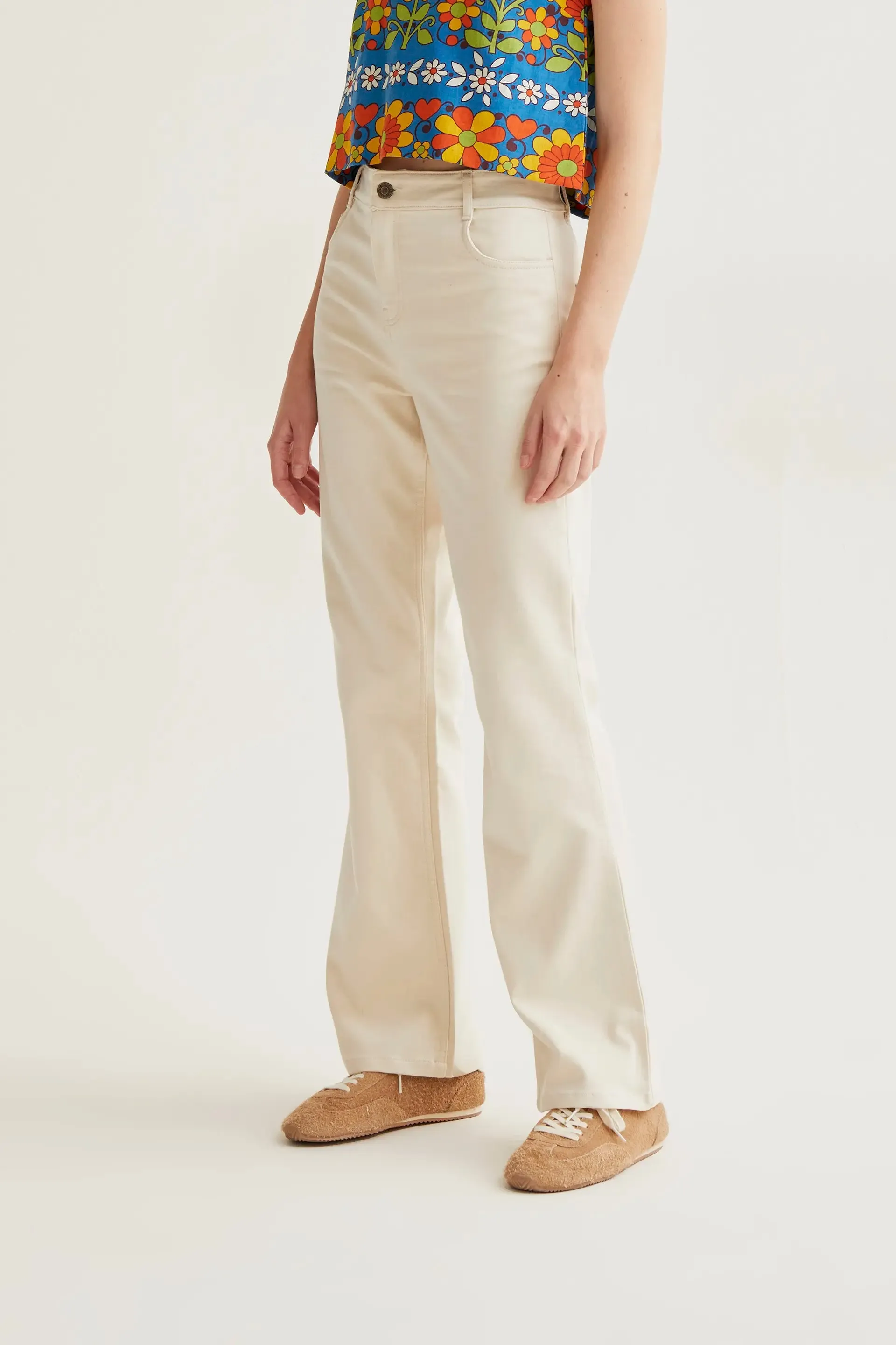 Pantalón vaquero blanco sold by Compania Fantasica product image thumbnail 4