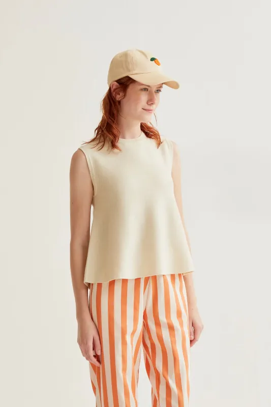 Top básico de punto beige made by Compania Fantasica