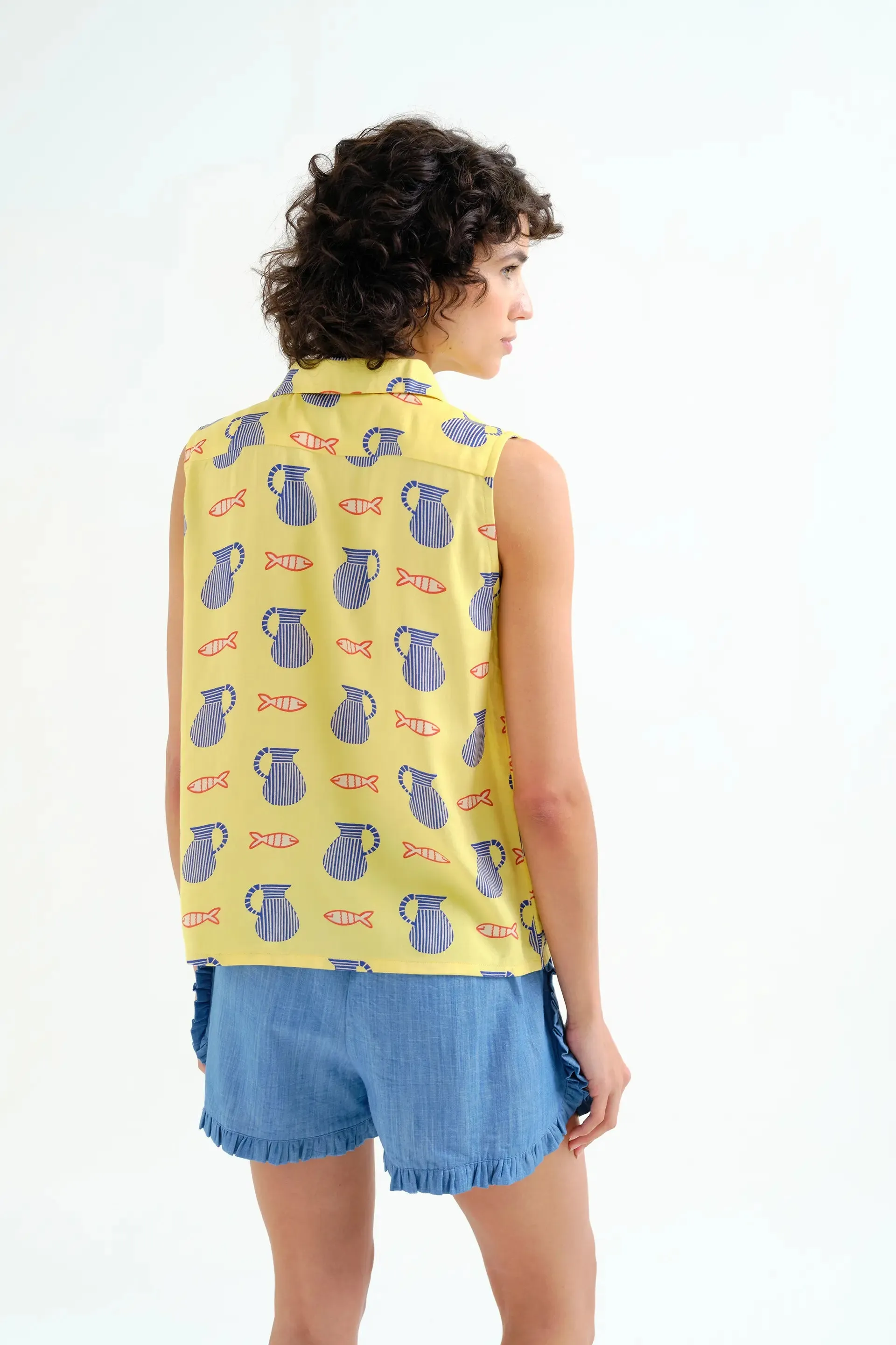 Camisa con estampado Brava sold by Compania Fantasica product image thumbnail 3