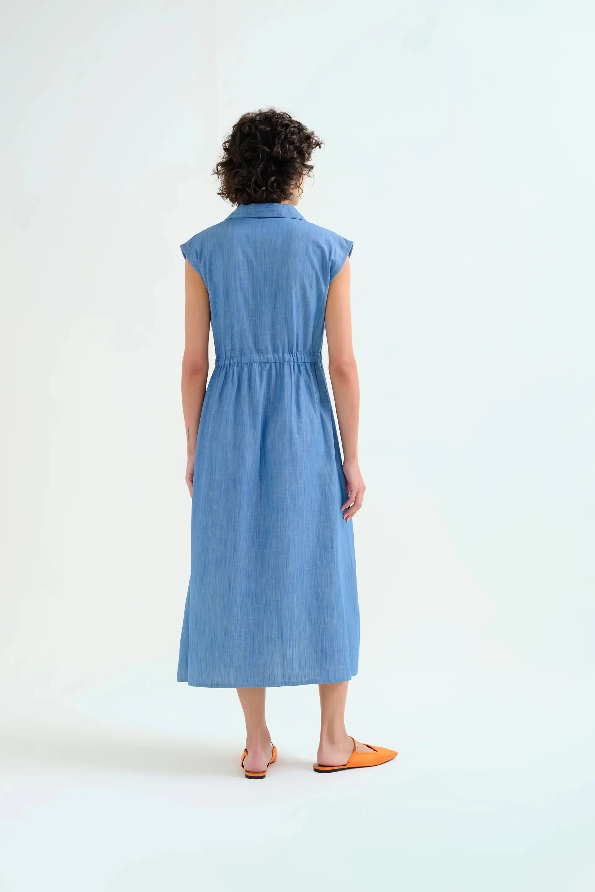Vestido midi 100% algodón chambray azul claro sold by Compania Fantasica product image thumbnail 3