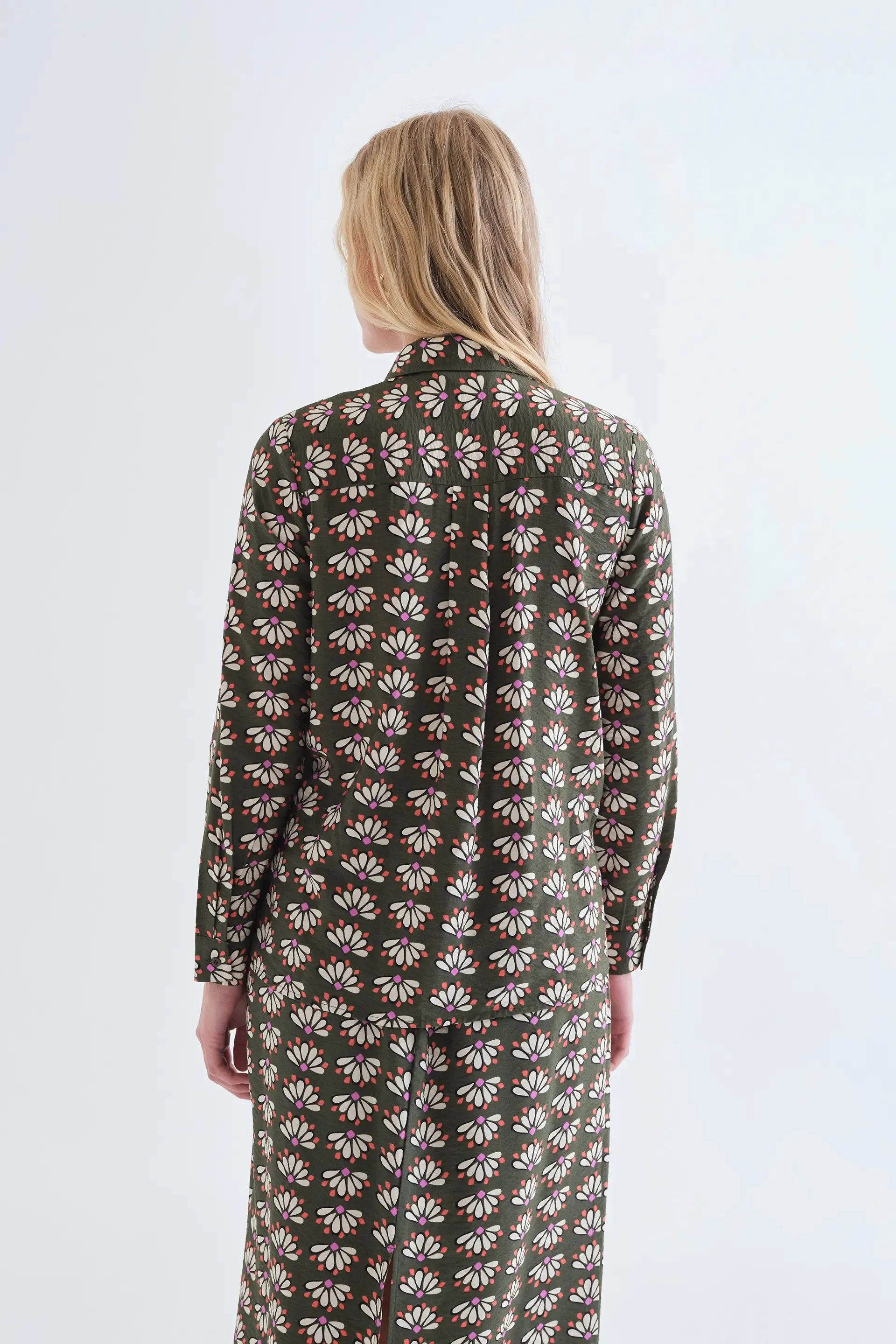 Camisa con estampado Geometry sold by Compania Fantasica product image thumbnail 2