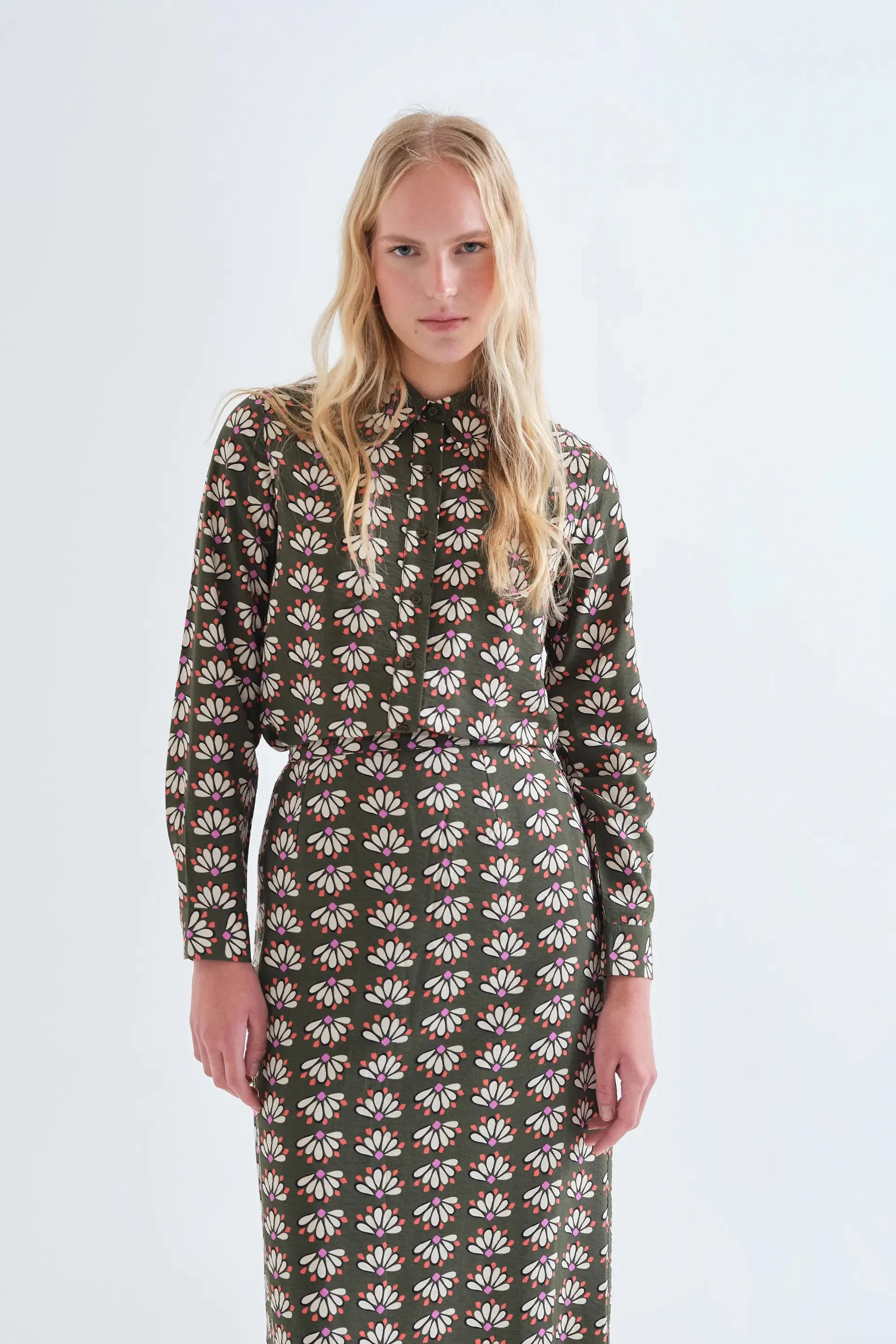 Camisa con estampado Geometry sold by Compania Fantasica