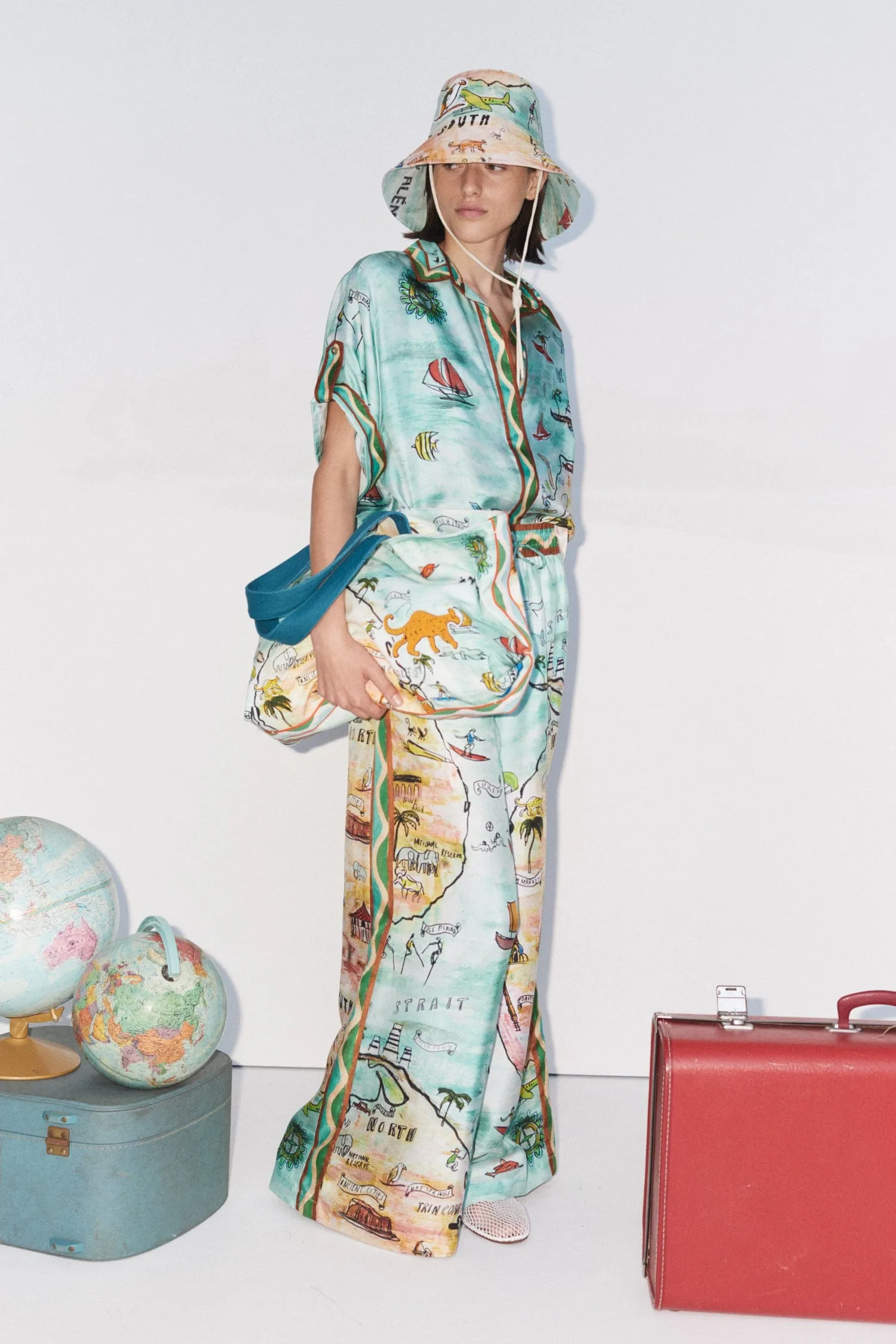 SWELL MID BRIM BUCKET HAT sold by Alemais product image thumbnail 3