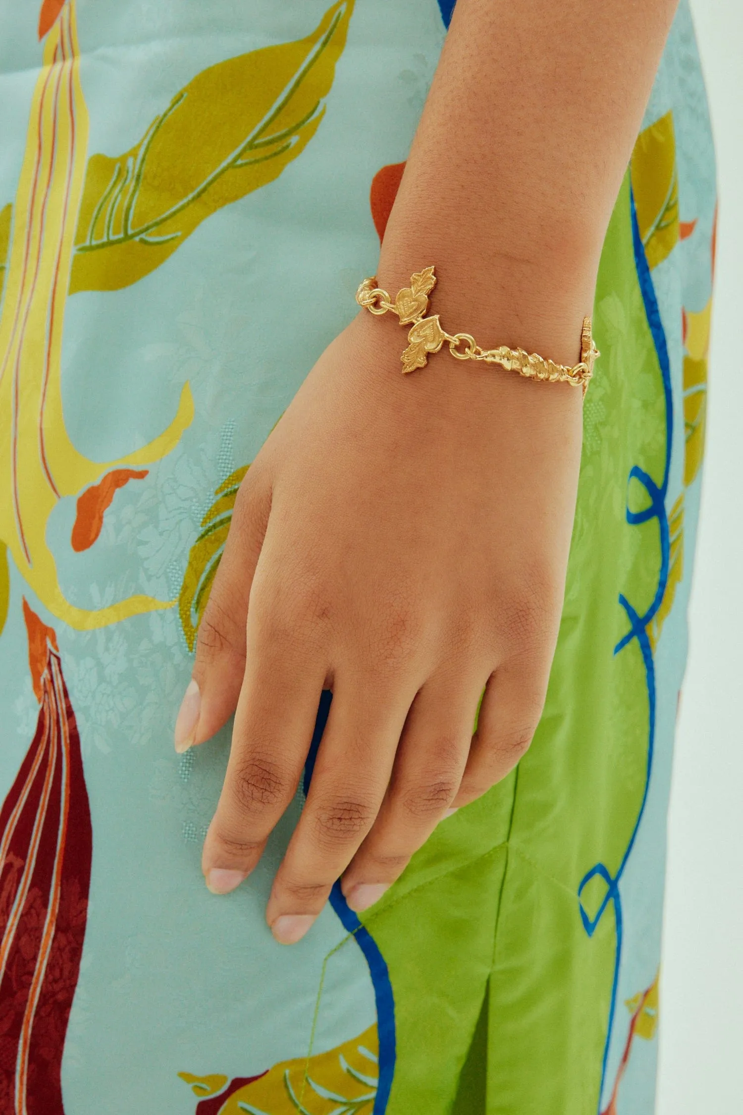 ENCANTO HEART CHAIN BRACELET sold by Alemais product image thumbnail 3