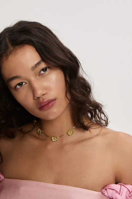 TEAM SPIRIT DAISY CHAIN NECKLACE made by Alemais