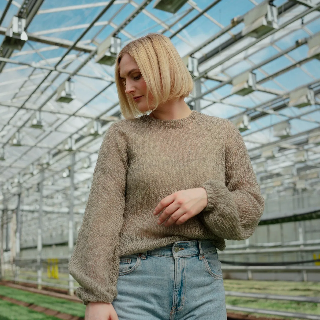 Neilikka Kuohu-paita sold by Myssy product image thumbnail 5