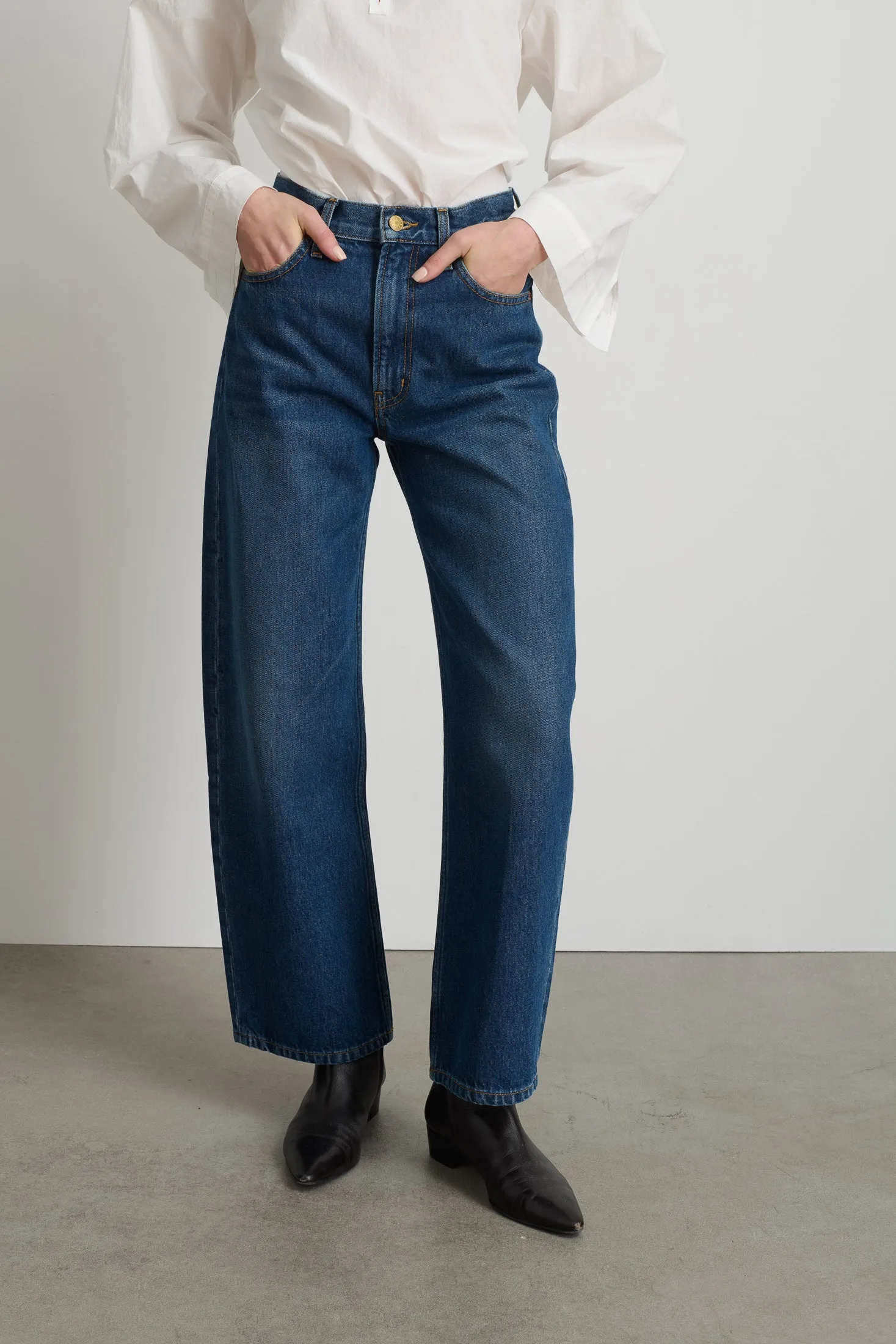 Leroy Mid Relaxed Bow Cate Wash sold by B Sides Jeans product image thumbnail 4