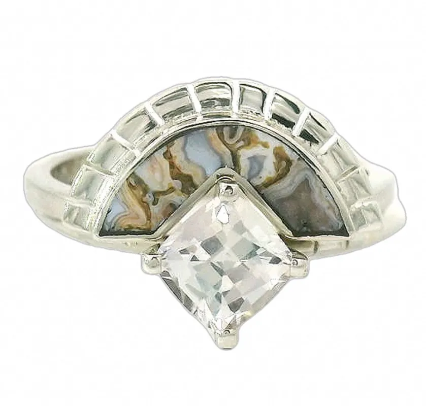 The Zăpadă Set sold by Young In The Mountains