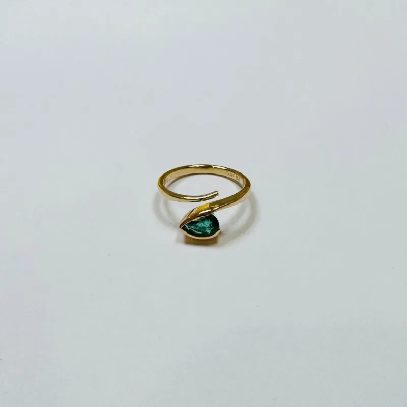 emerald wrap ring made by Theodosia