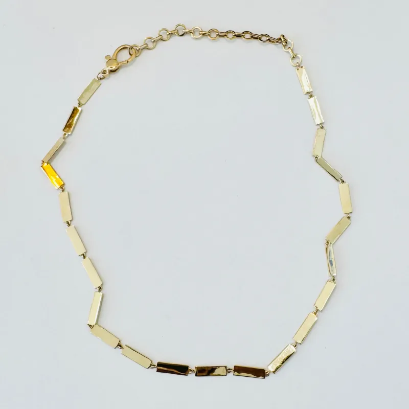 flat bar chain sold by Theodosia