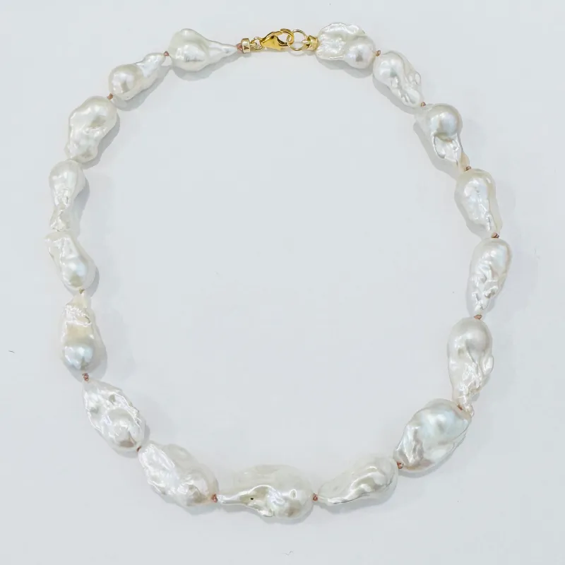 Baroque pearl knotted necklace, 16 mm made by Theodosia