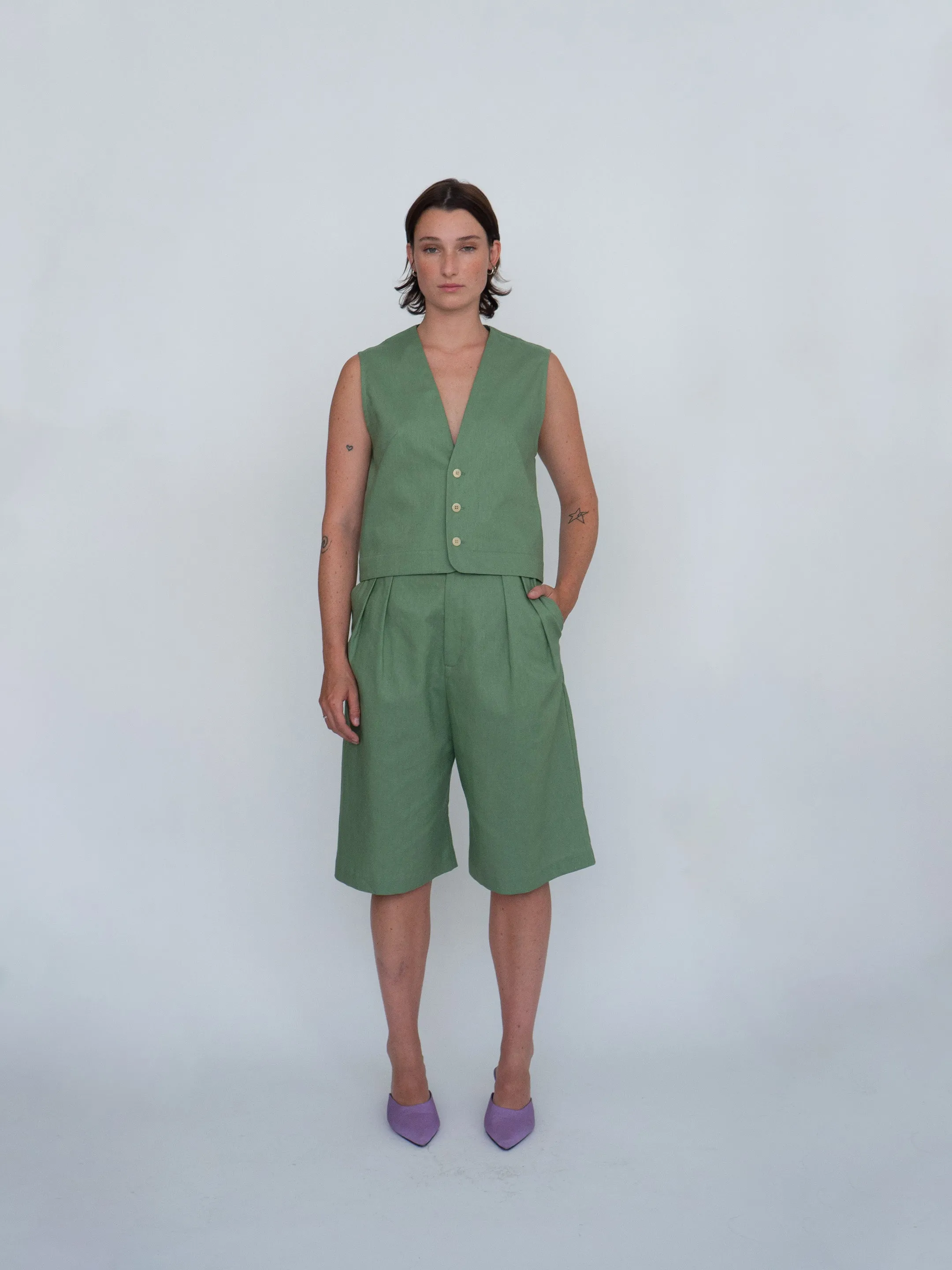 BERNIE green vest sold by Odeyalo product image thumbnail 2