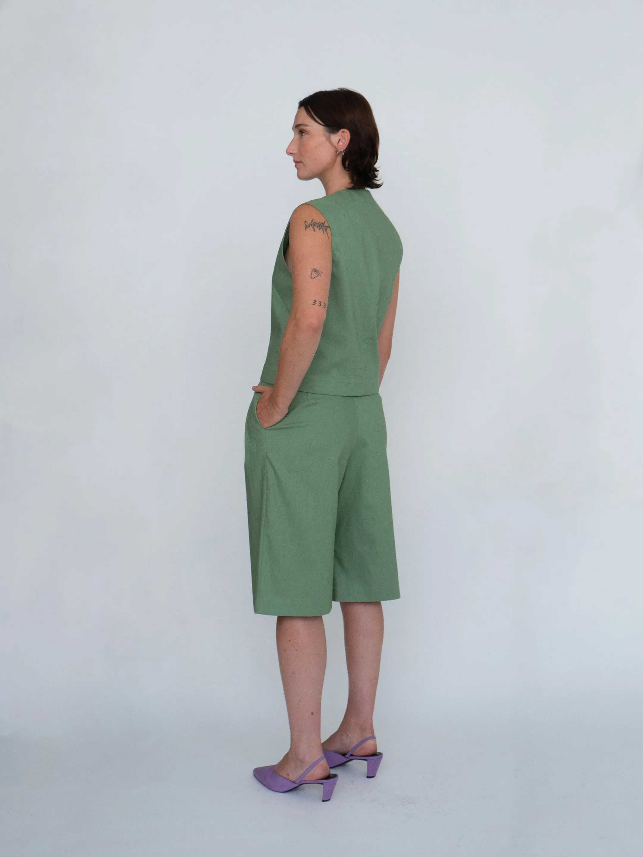 BERNIE green vest sold by Odeyalo product image thumbnail 4