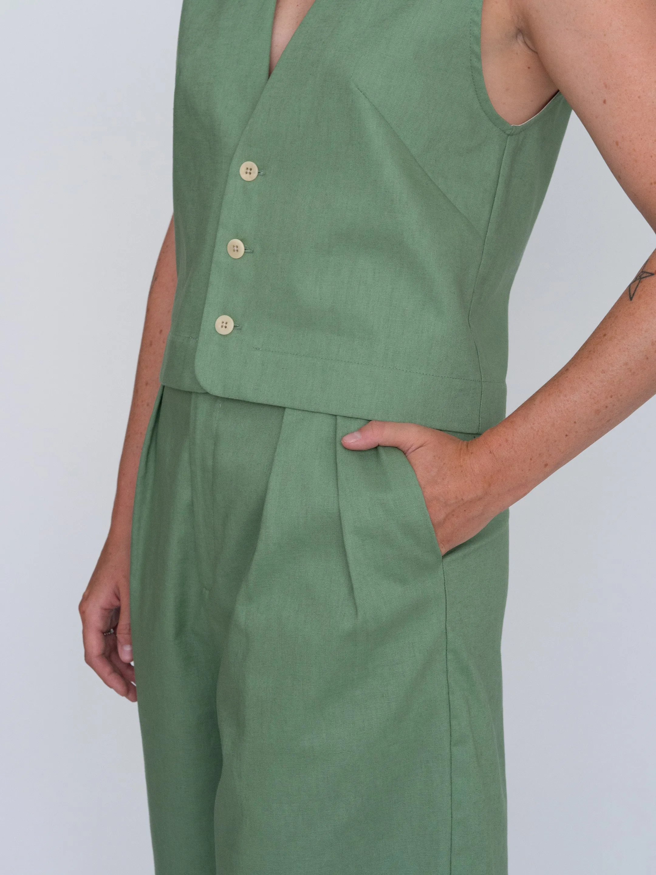 BERNIE green vest sold by Odeyalo product image thumbnail 3