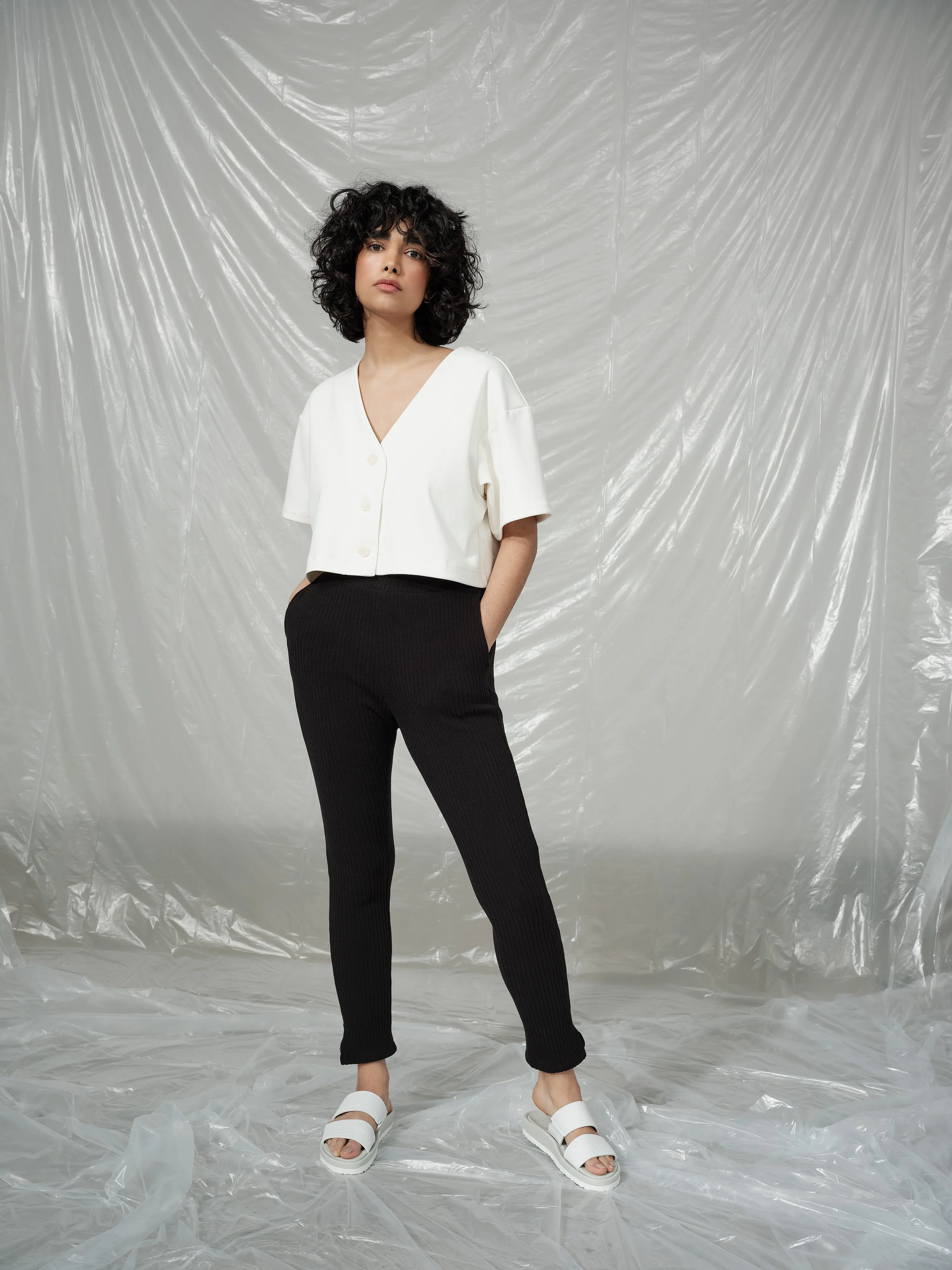 BROOKLYN black legging sold by Odeyalo