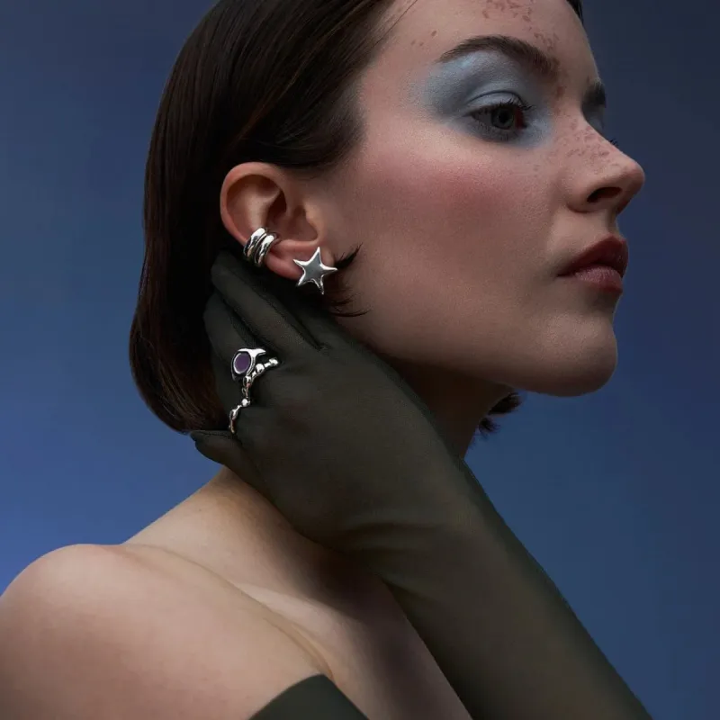DOVA PRYCE - Star earrings sold by Odeyalo
