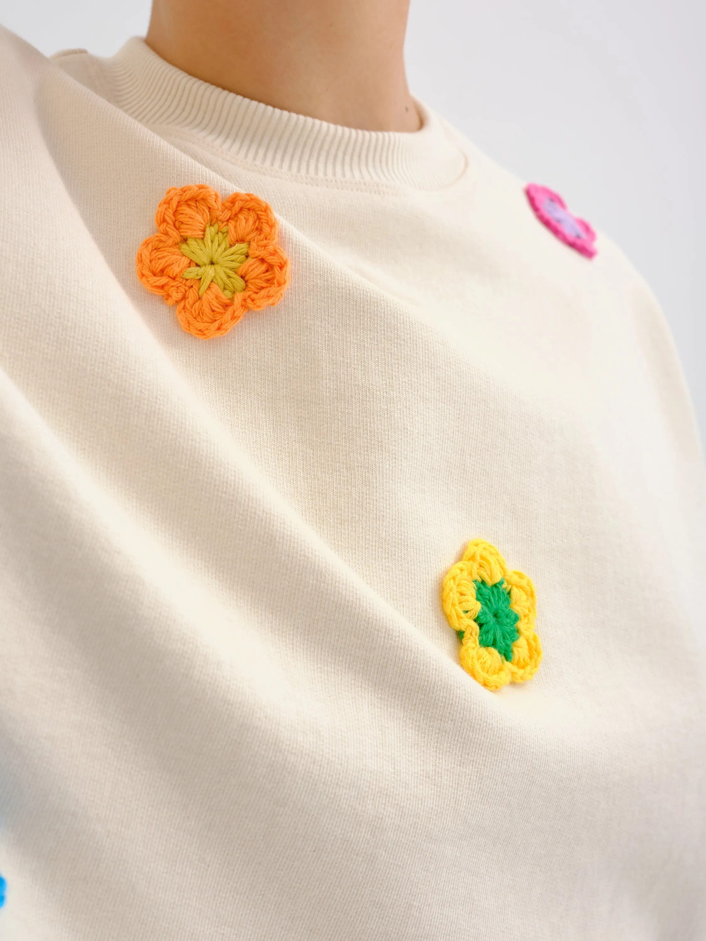 Made to order - ANEMONE beige flowers crew neck sold by Odeyalo product image thumbnail 3