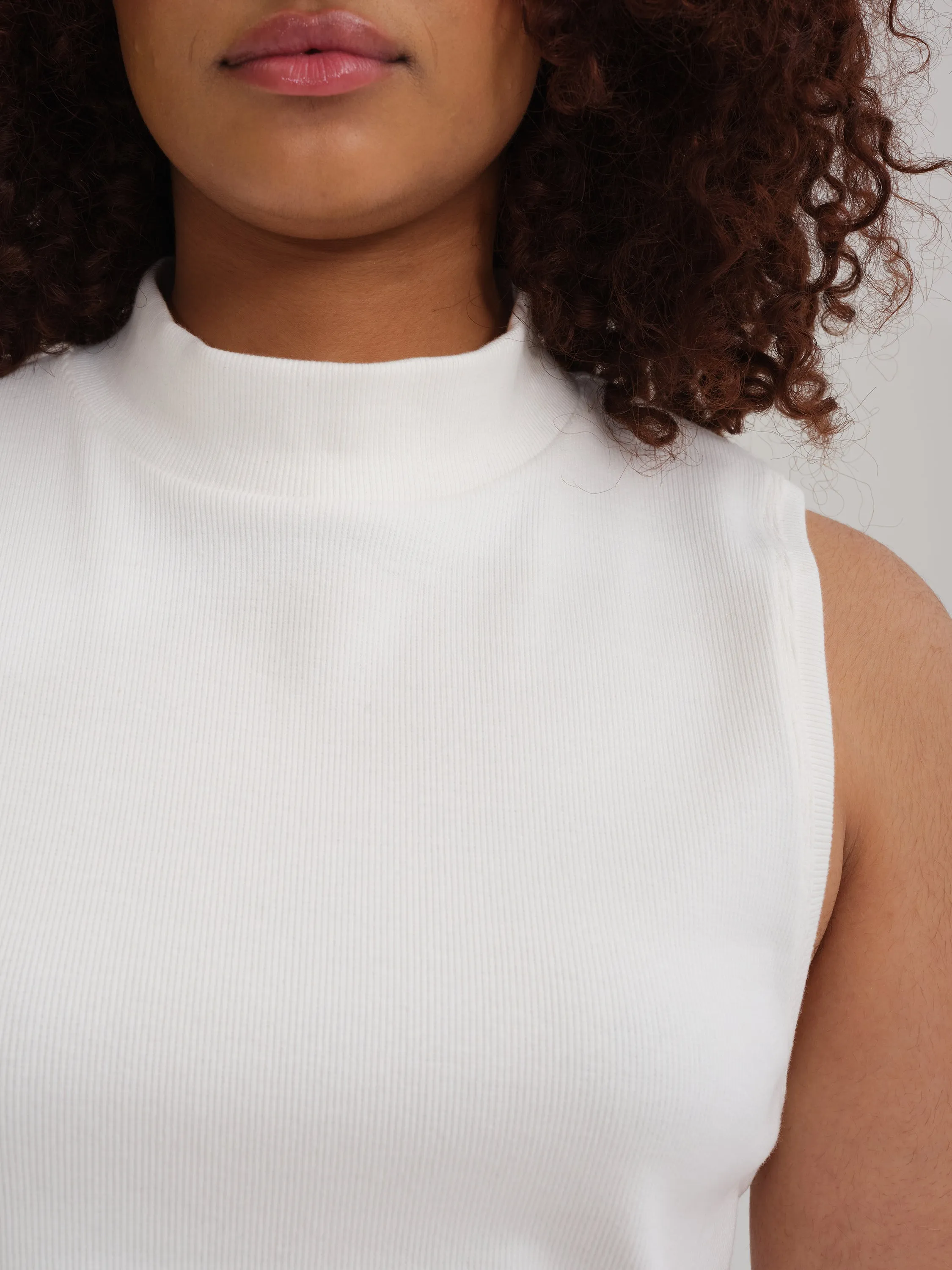 MUI MUI off-white mock neck tank sold by Odeyalo product image thumbnail 3