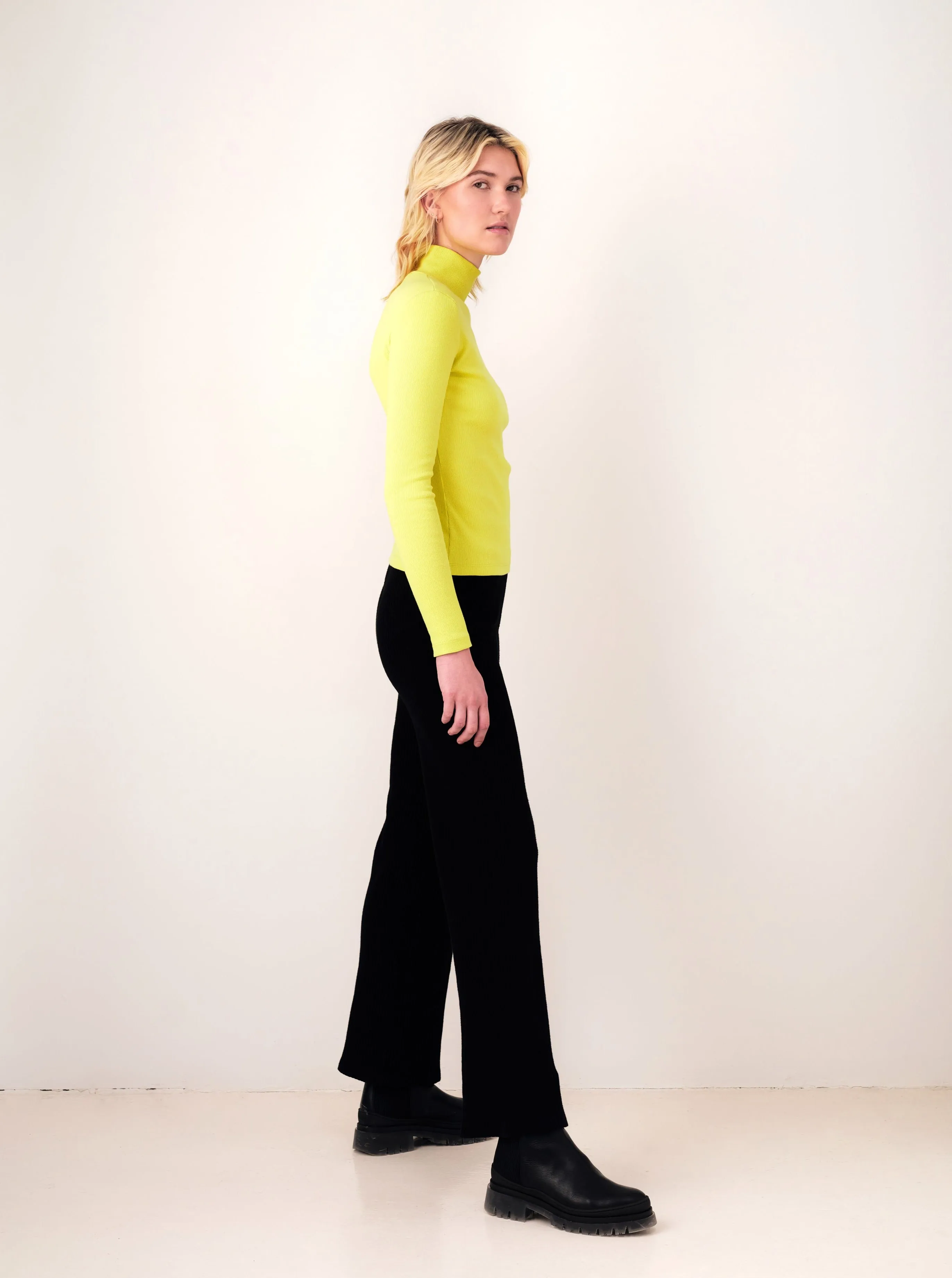 STELLAR black rib pant sold by Odeyalo product image thumbnail 5