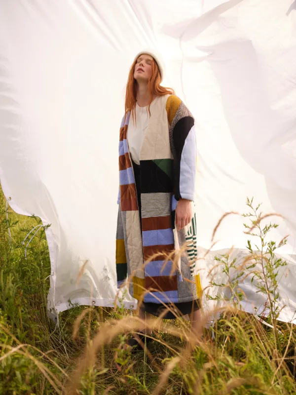 The long coat sold by Odeyalo