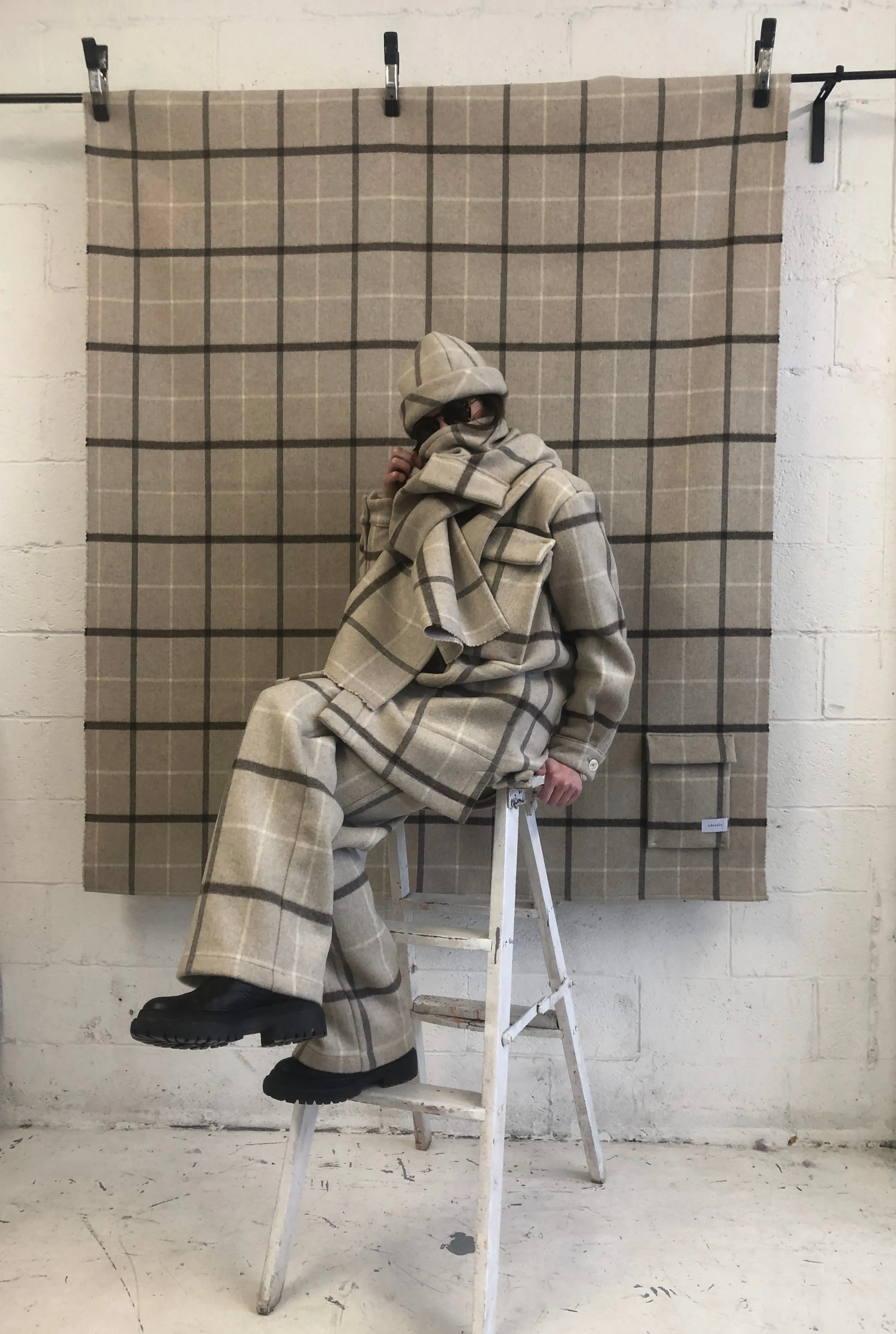 TONI plaid blanket sold by Odeyalo product image thumbnail 5