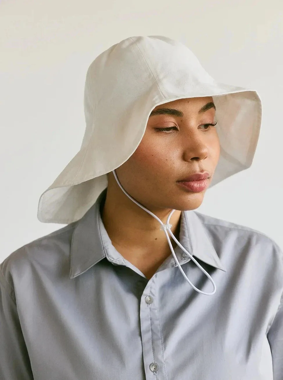 VERI - Valley Bell Hat sold by Odeyalo