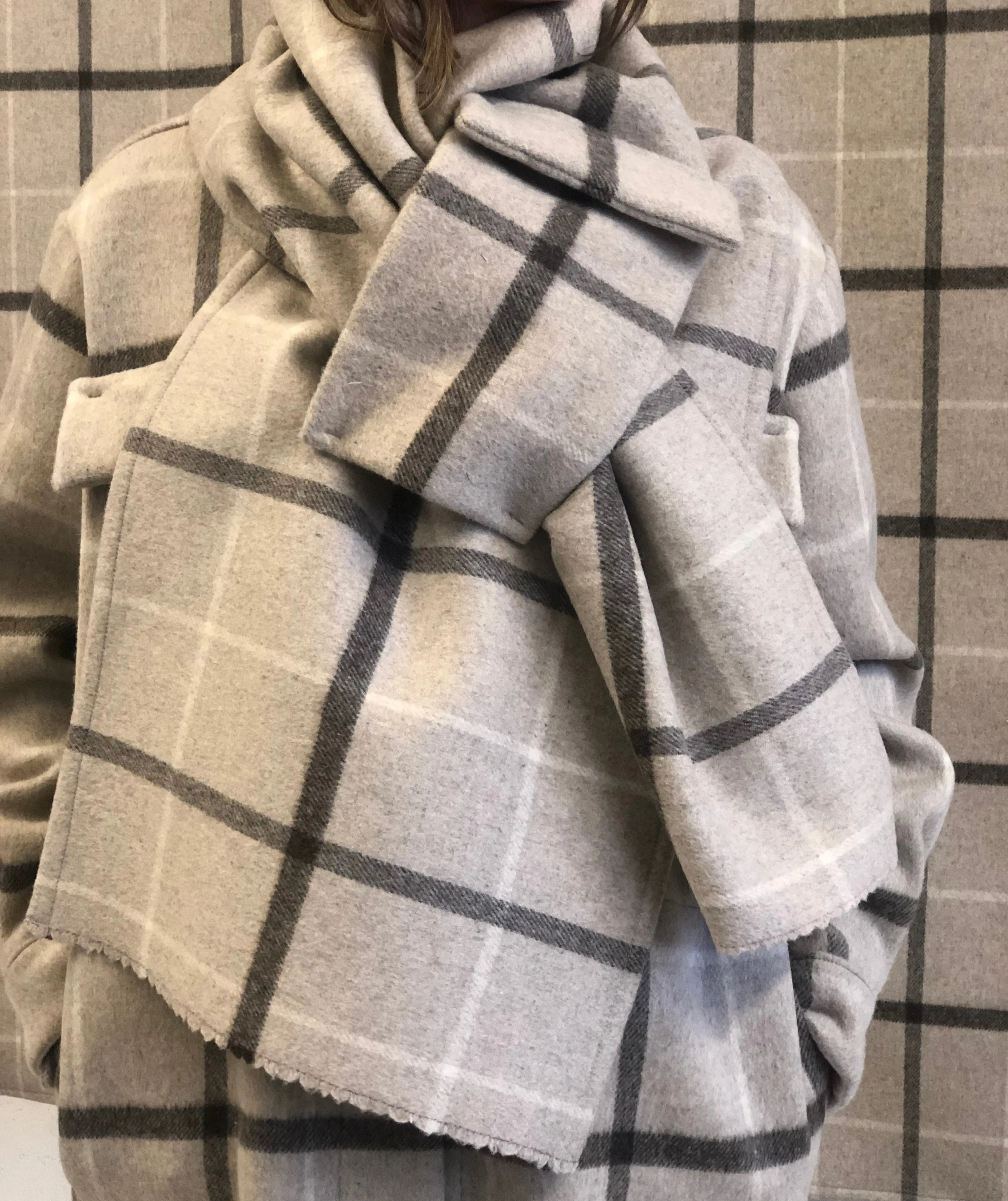 YONI plaid scarf sold by Odeyalo product image thumbnail 4