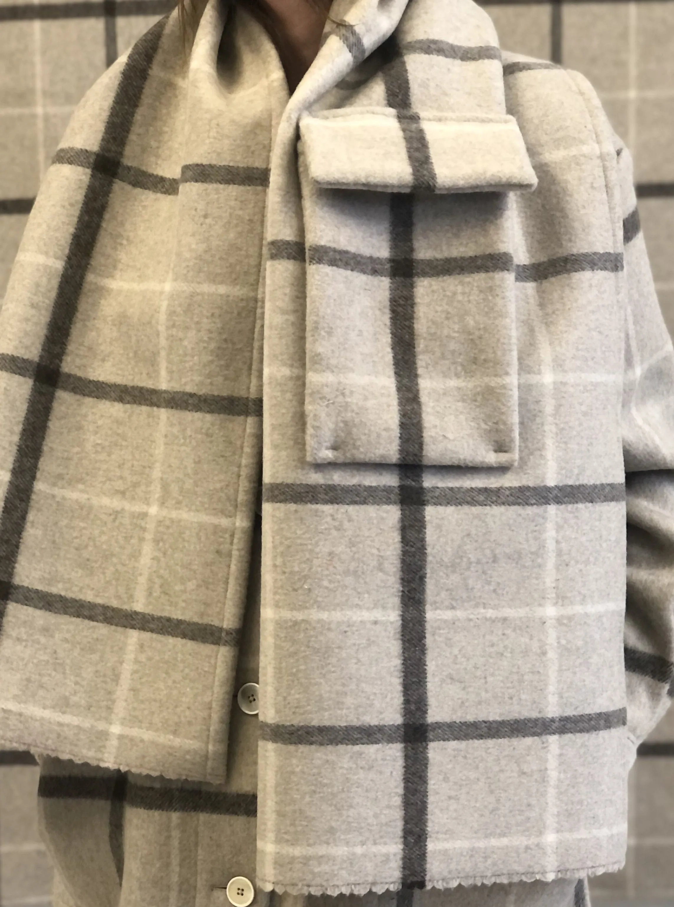 YONI plaid scarf sold by Odeyalo product image thumbnail 3