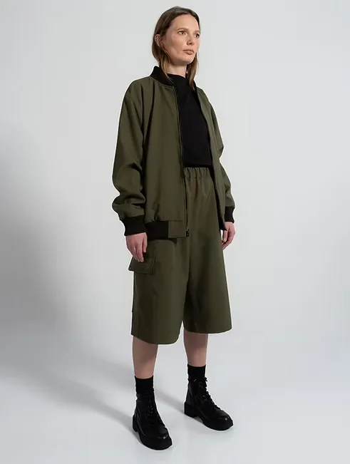 1ER MAI - Reversible Bomber Jacket in olive green/black sold by Odeyalo product image thumbnail 2