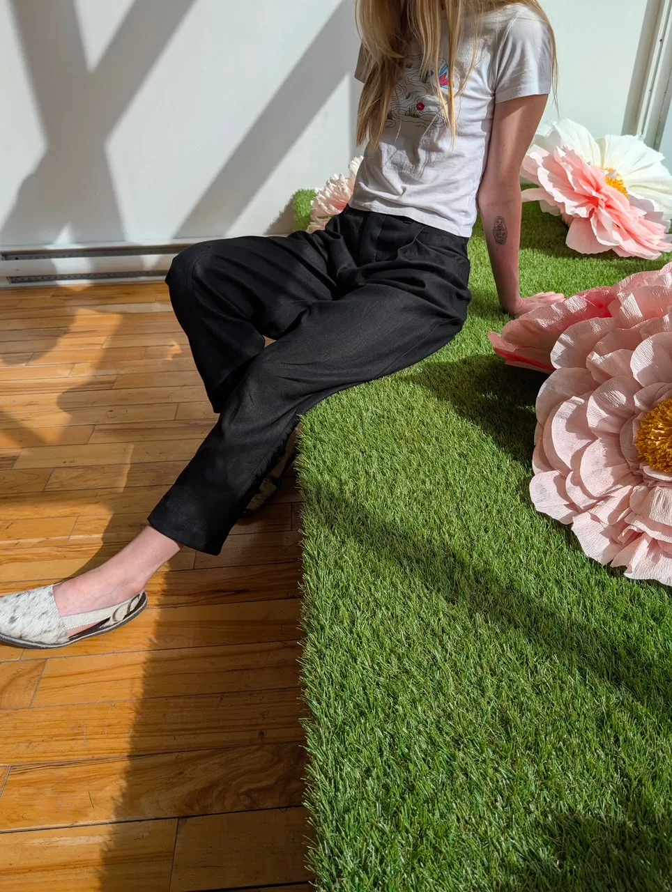 MARCI linen pants sold by Odeyalo product image thumbnail 3