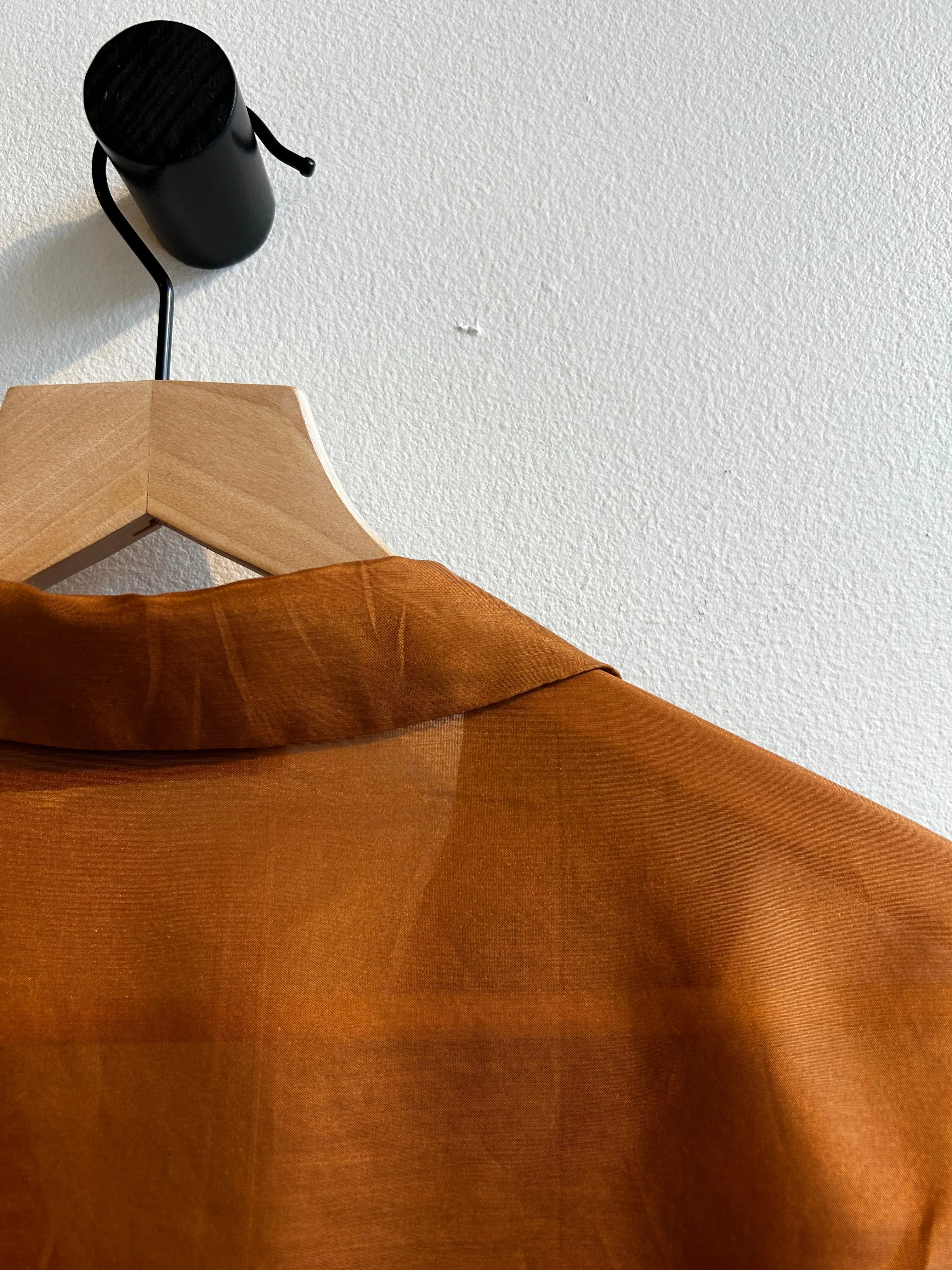 TACHIDO rust blouse sold by Odeyalo product image thumbnail 3