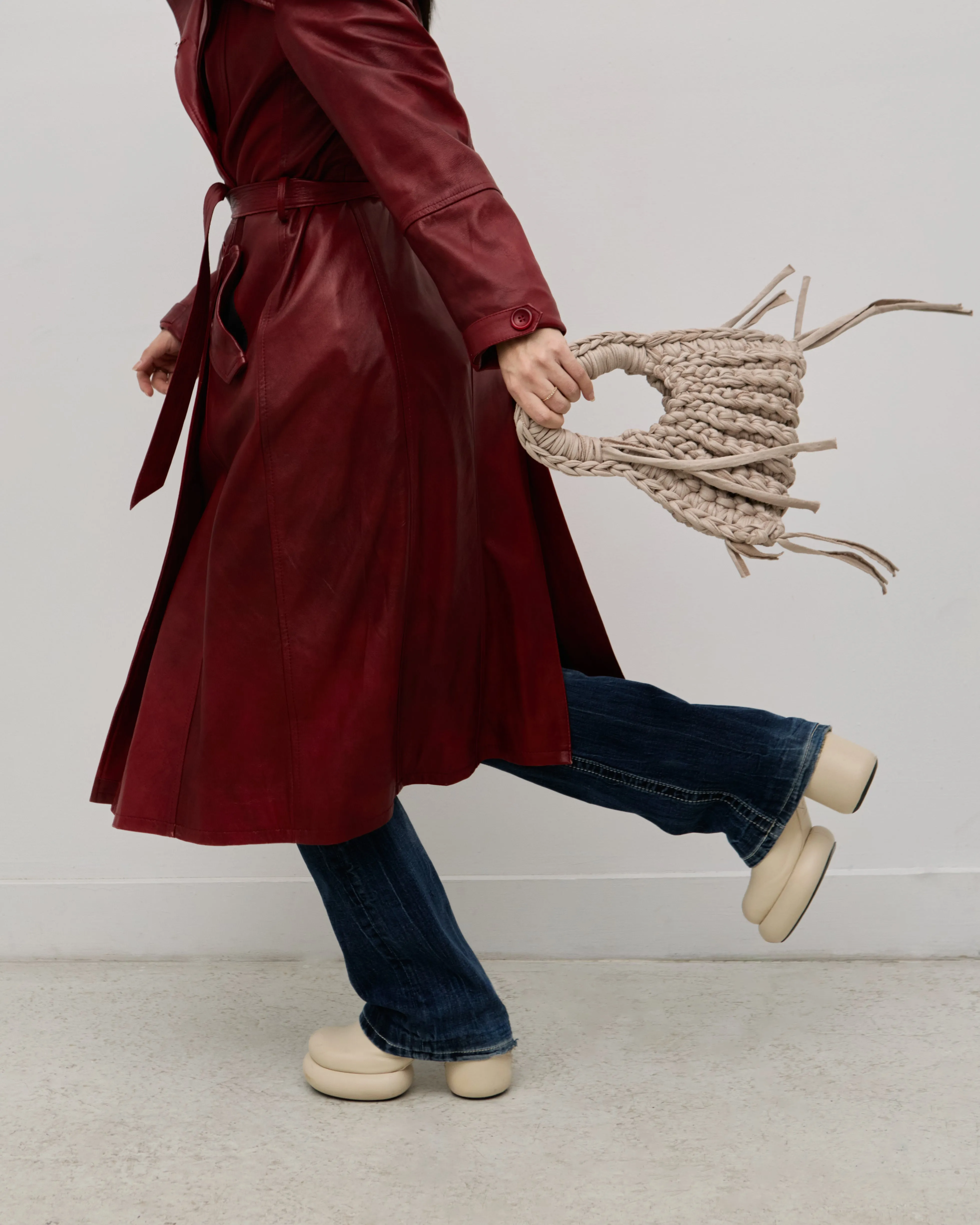 LOOSENDS - The DUSK Handbag sold by Odeyalo