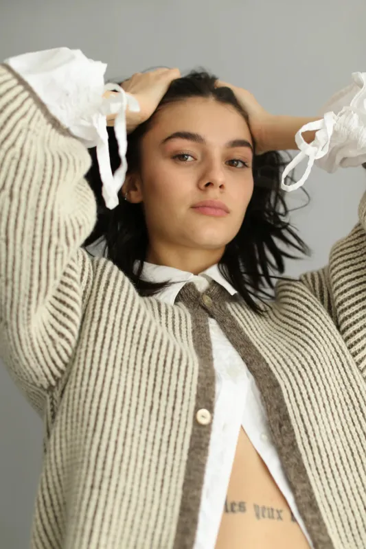 BELACARO- Cardigan Bicolor sold by Odeyalo