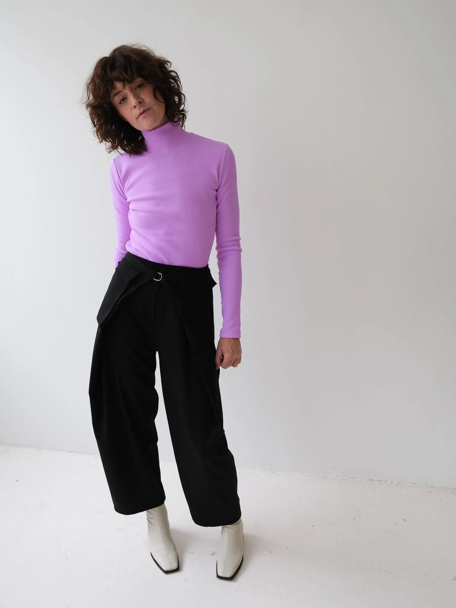 DAX black wool pant sold by Odeyalo product image thumbnail 2