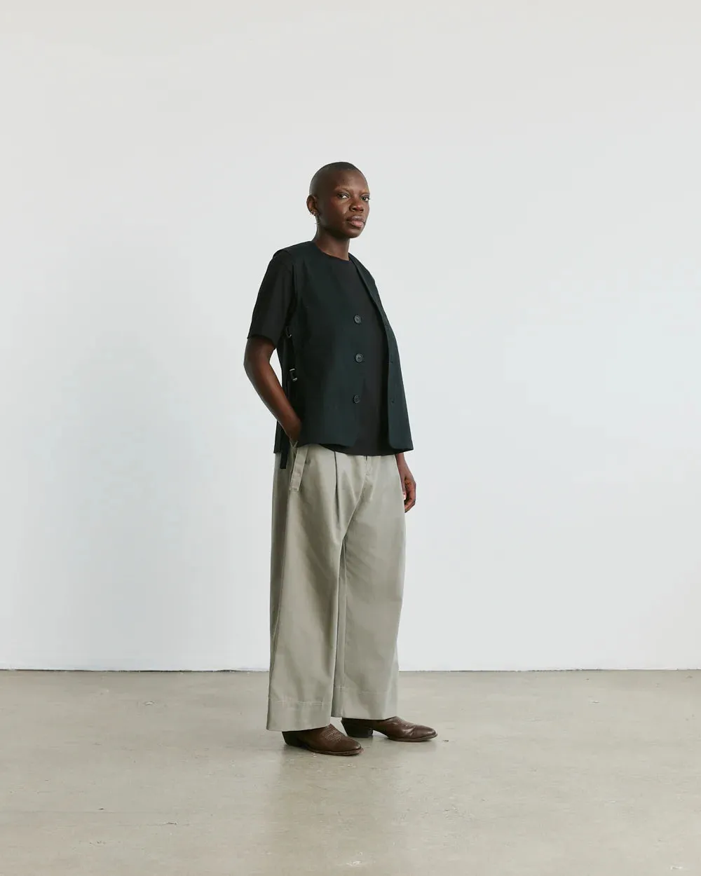 VERI - Sabato Twill vest - Black sold by Odeyalo product image thumbnail 3
