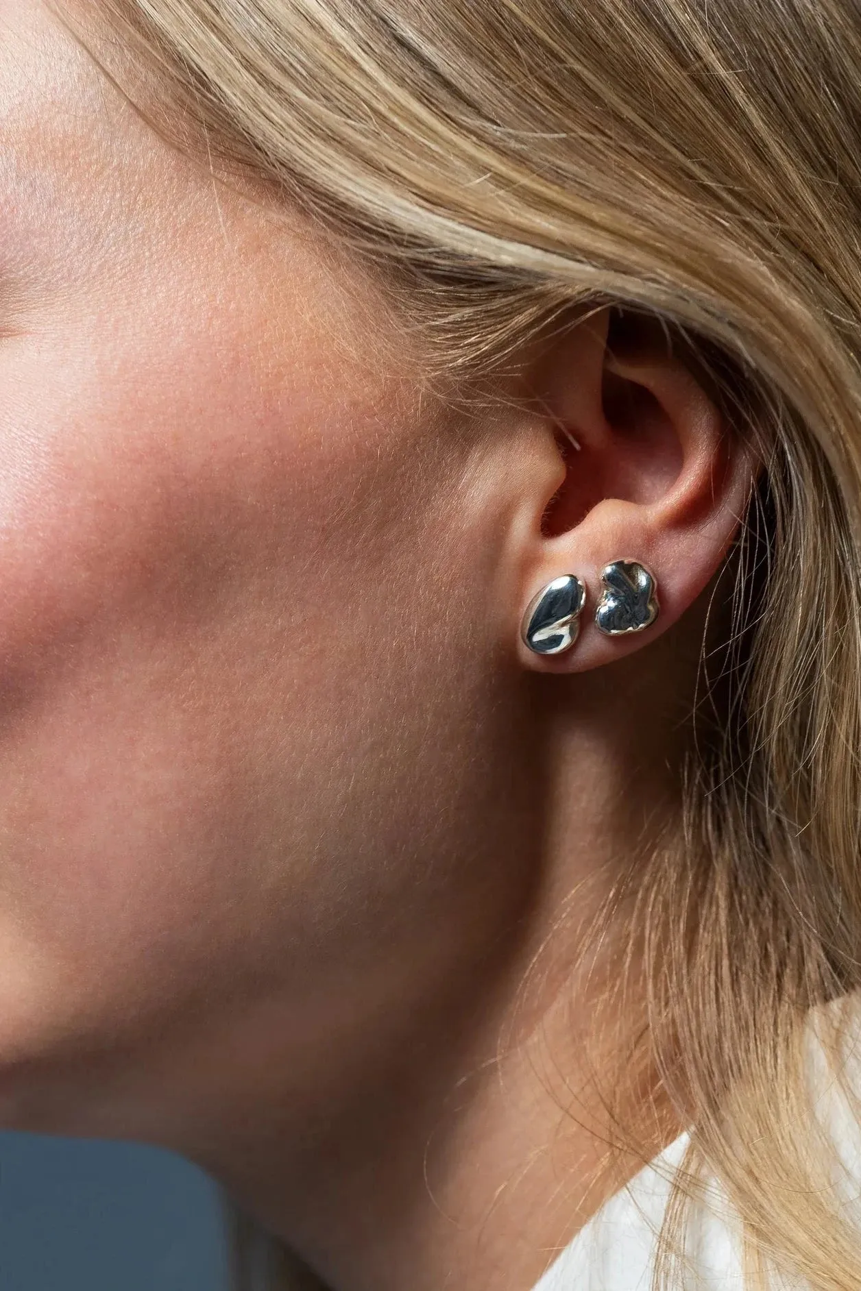 Séola atelier - Feuille stud earring sold by Odeyalo product image thumbnail 2