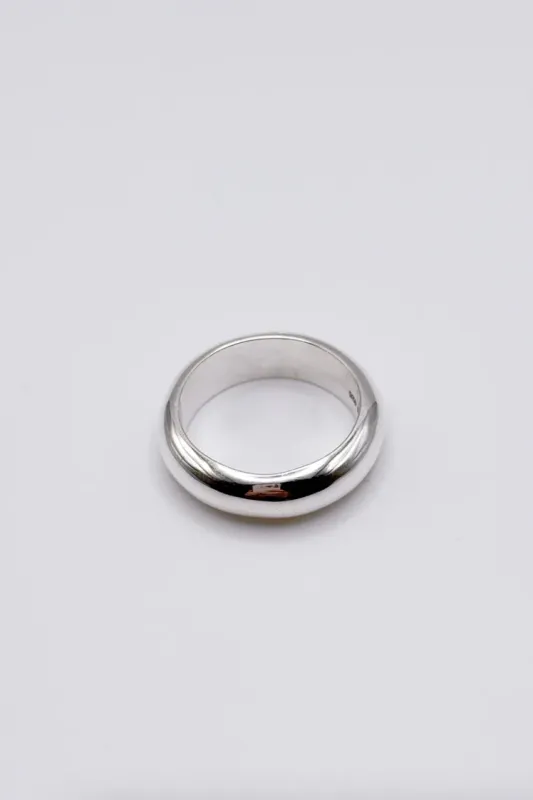 DOVA PRYCE - Minimal ring sold by Odeyalo