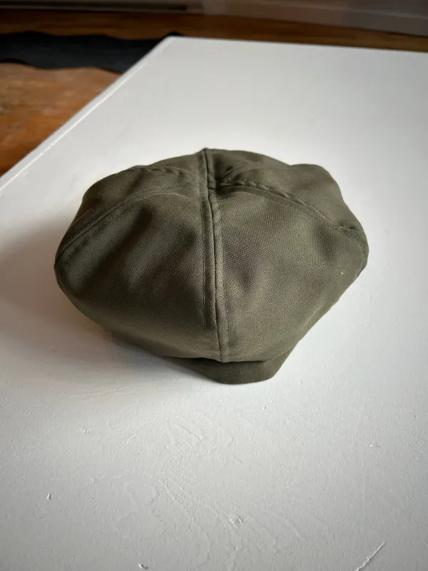 1ER MAI -  Beret in Olive green sold by Odeyalo