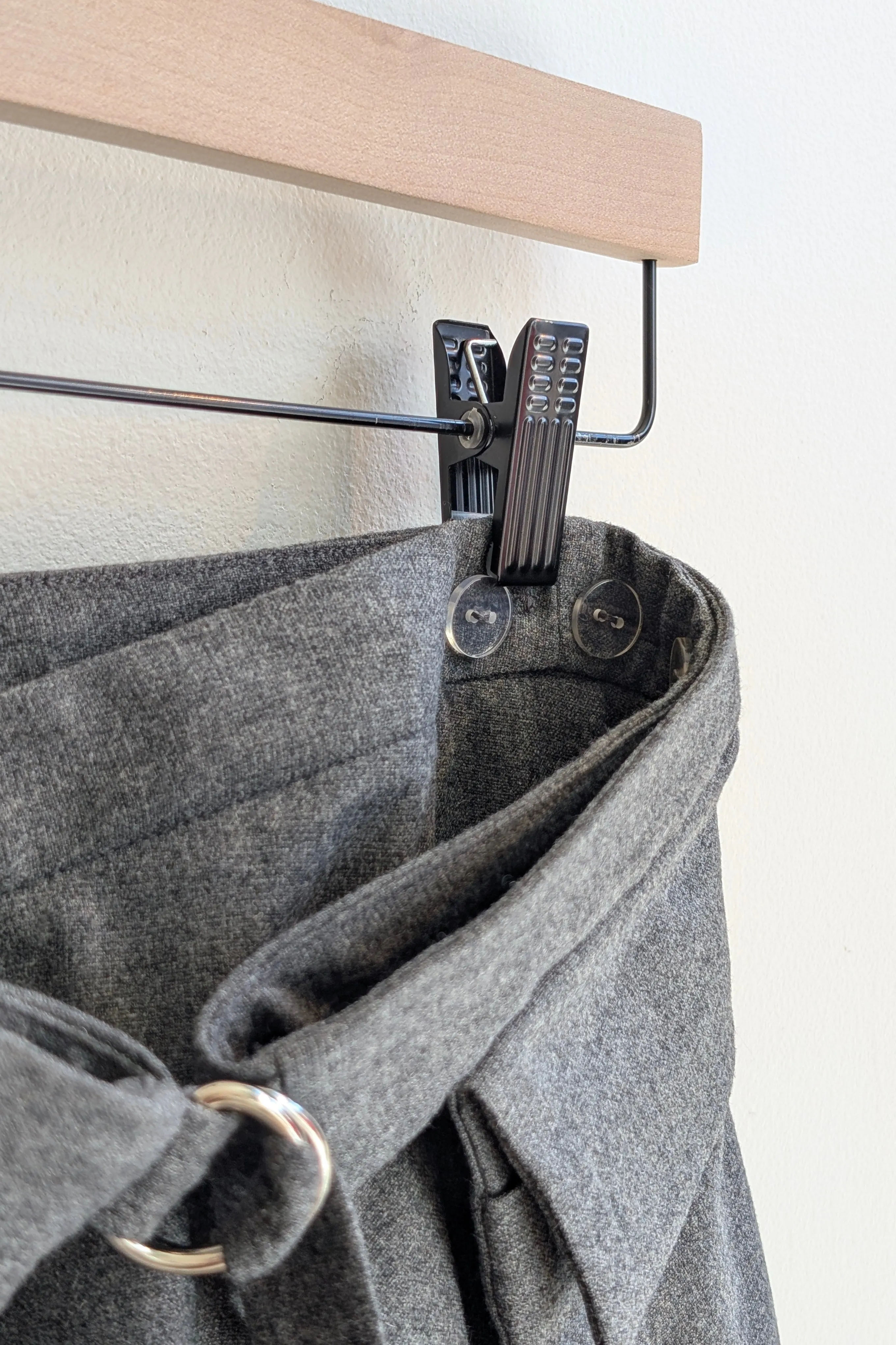 DAX Grey WOOL trousers sold by Odeyalo product image thumbnail 4