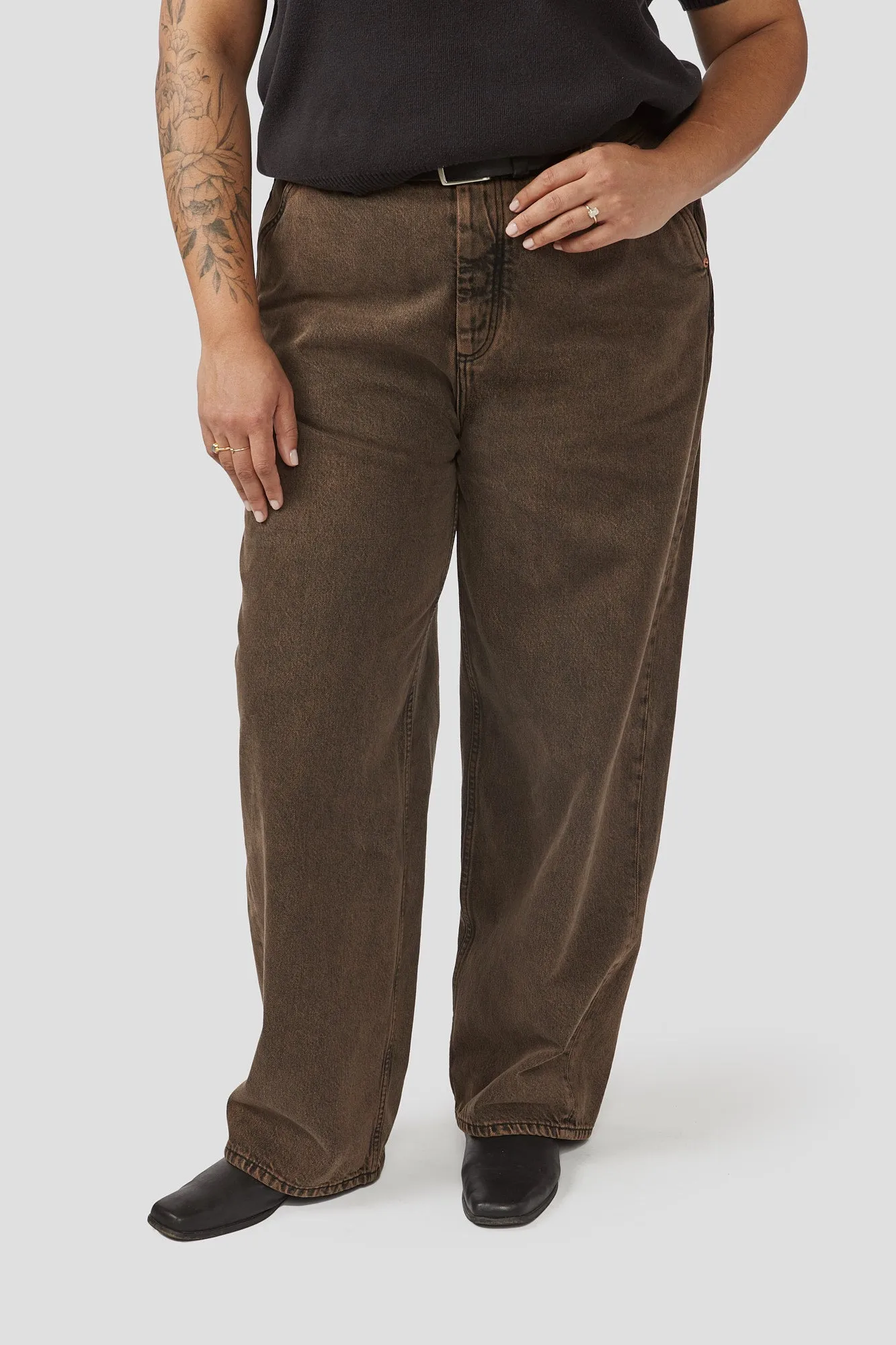DECADE STUDIO - Emi Pants Lousa sold by Odeyalo product image thumbnail 3