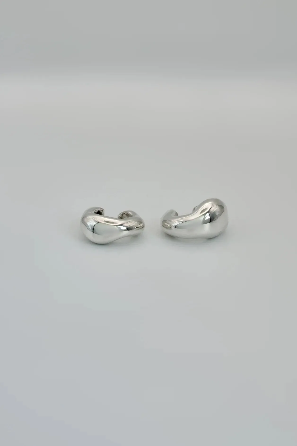 Séola atelier - Solveig & Saga earcuffs sold by Odeyalo product image thumbnail 4