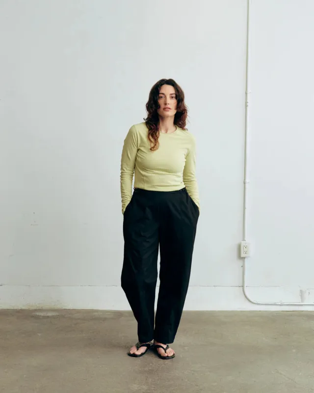 VERI - Sunny Curved Trousers, Black made by Odeyalo