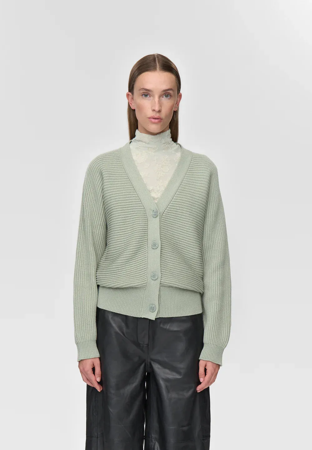 MINIMUM - CARDIGAN JIANNA - DESERT SAUGE - PÉ26 sold by Boutique Unicorn