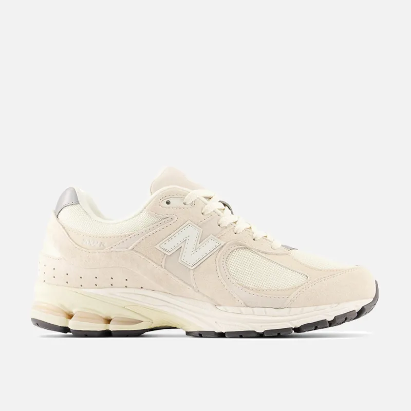 2002R - CALM TAUPE / ANGORA / SILVER METALLIC sold by Lapstone & Hammer