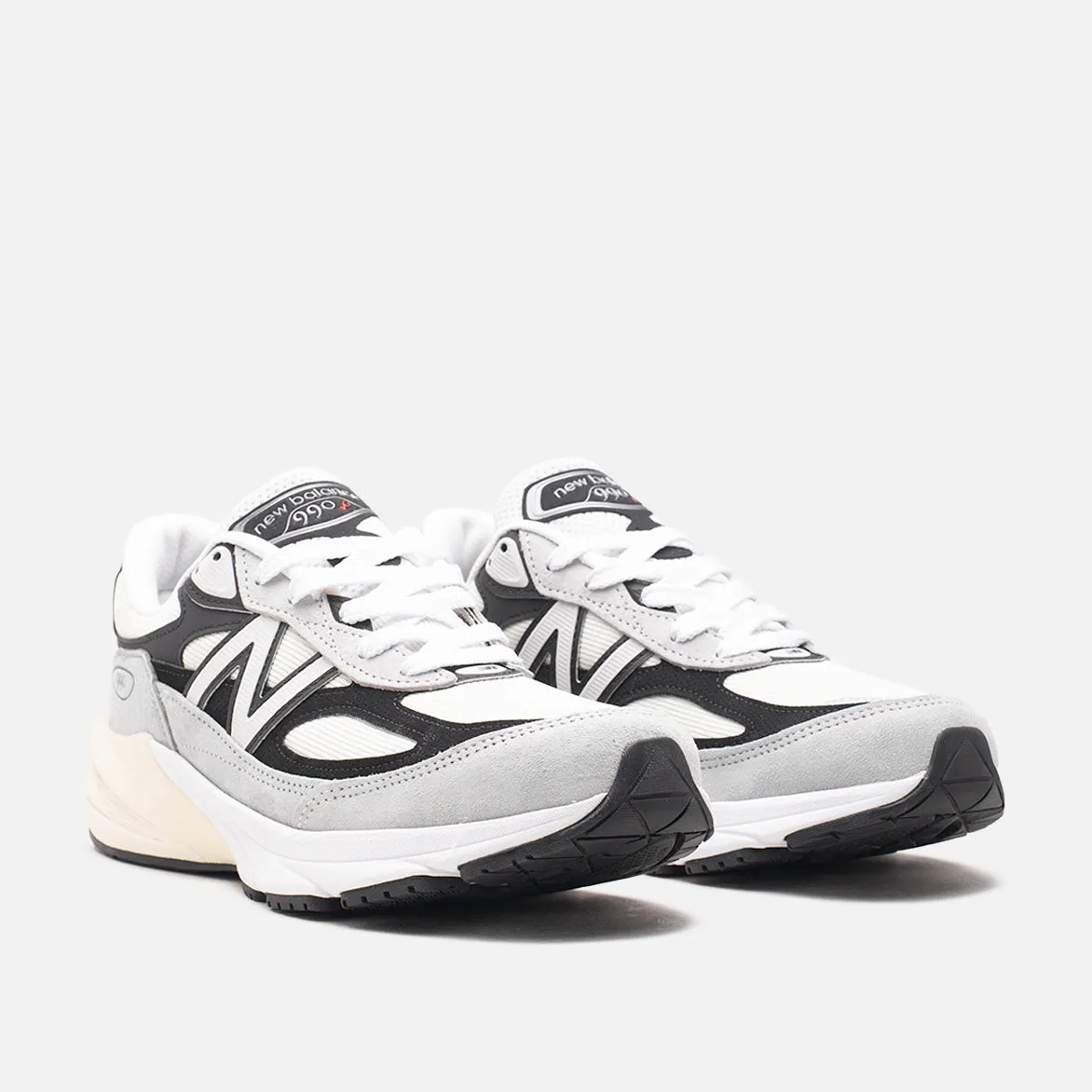 MADE IN USA 990V6 "GREY / BLACK" sold by Lapstone & Hammer product image thumbnail 2